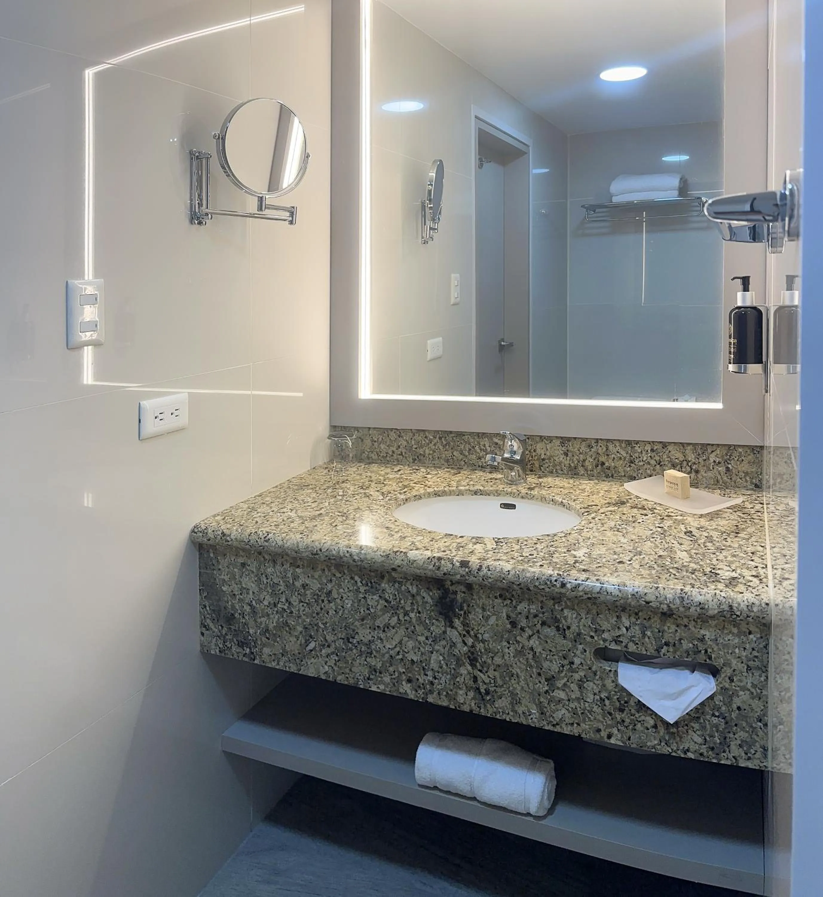 Shower in La Quinta by Wyndham Quito
