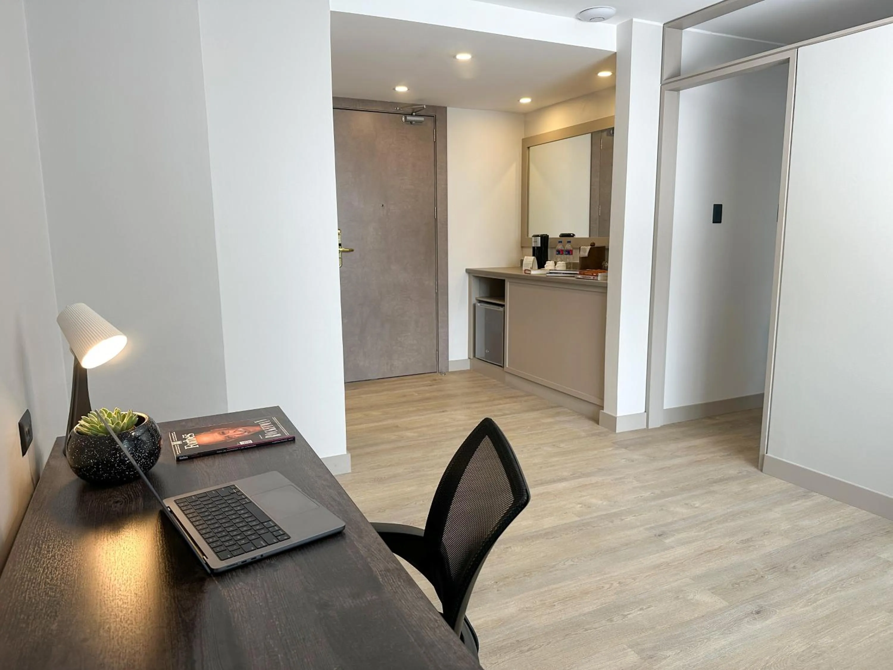 Living room in La Quinta by Wyndham Quito