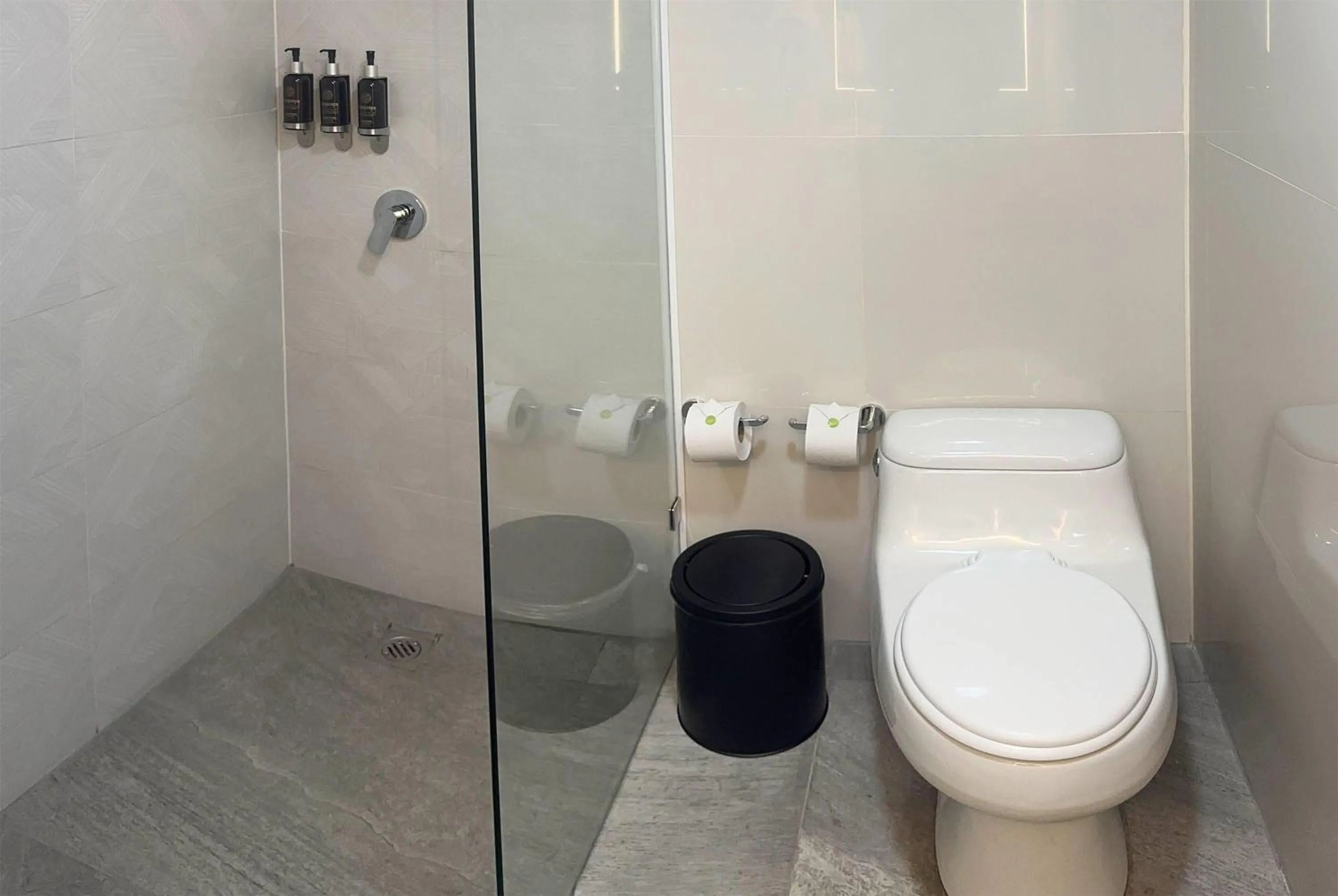 Photo of the whole room in La Quinta by Wyndham Quito