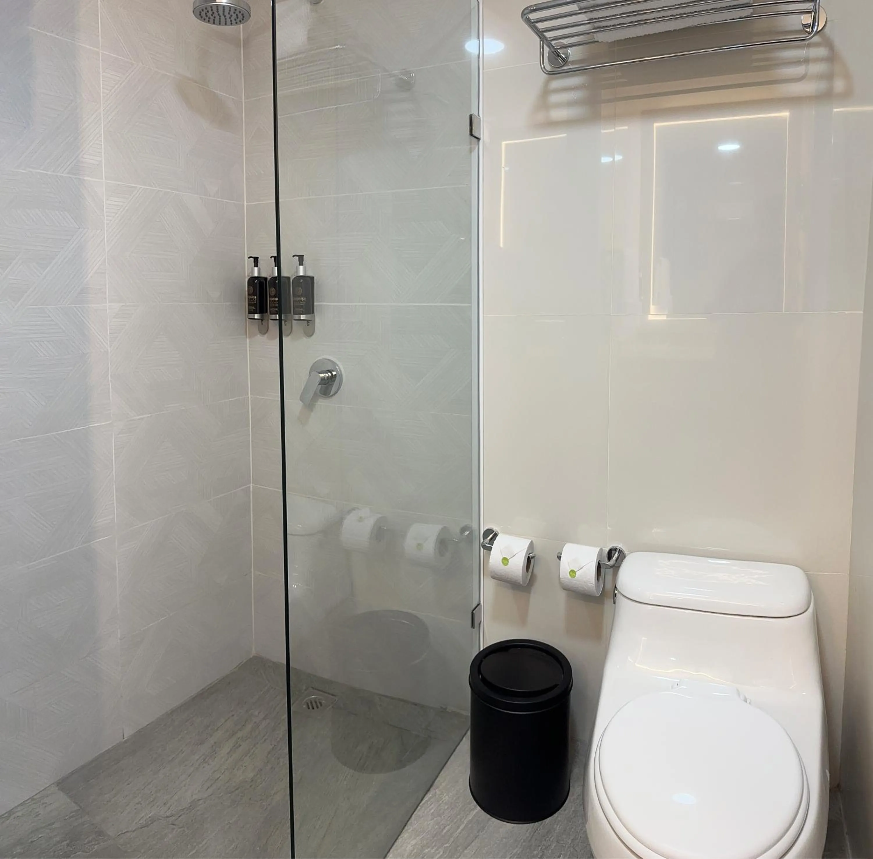 Shower in La Quinta by Wyndham Quito