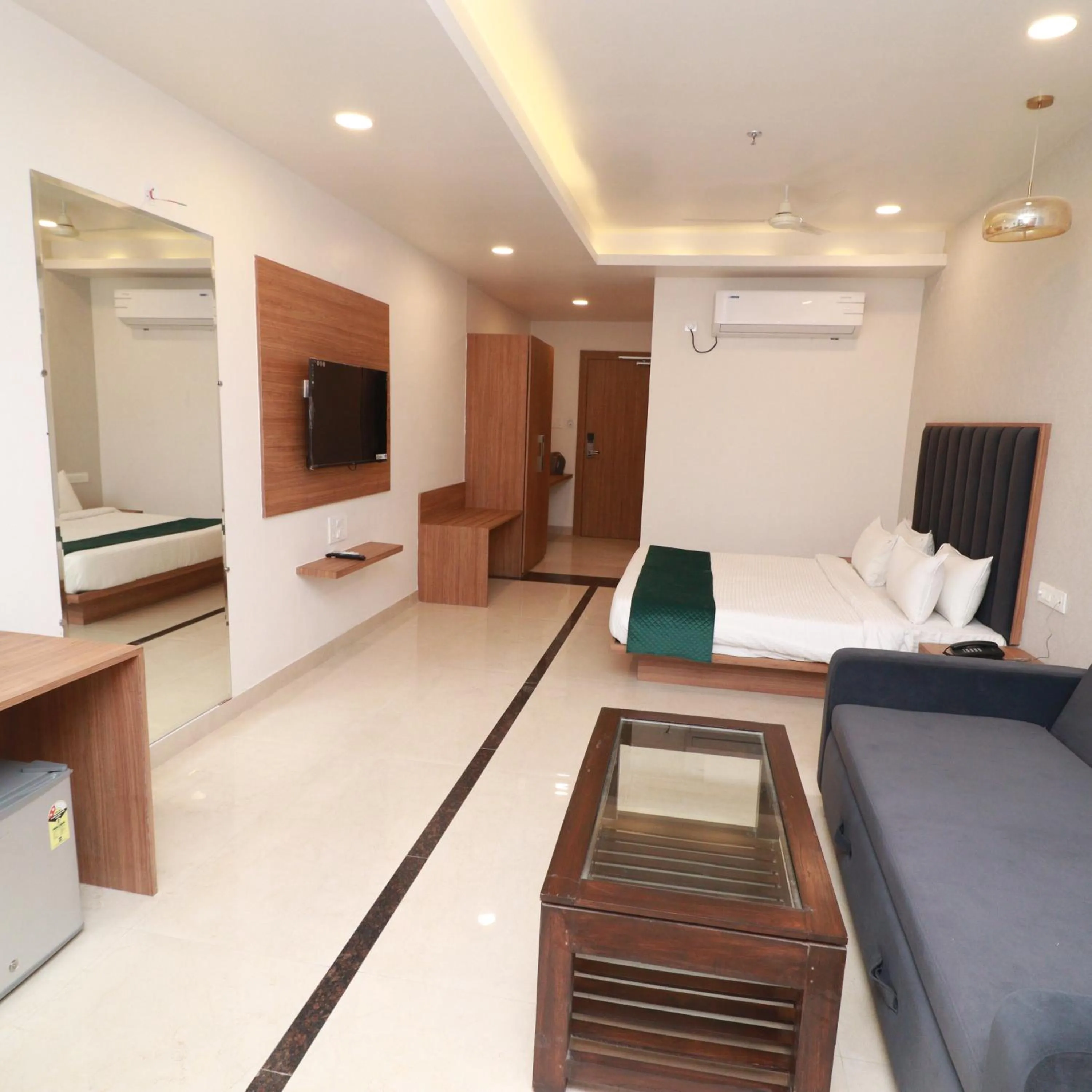 Bed in 7 VACHAN LAWNS AND BANQUET