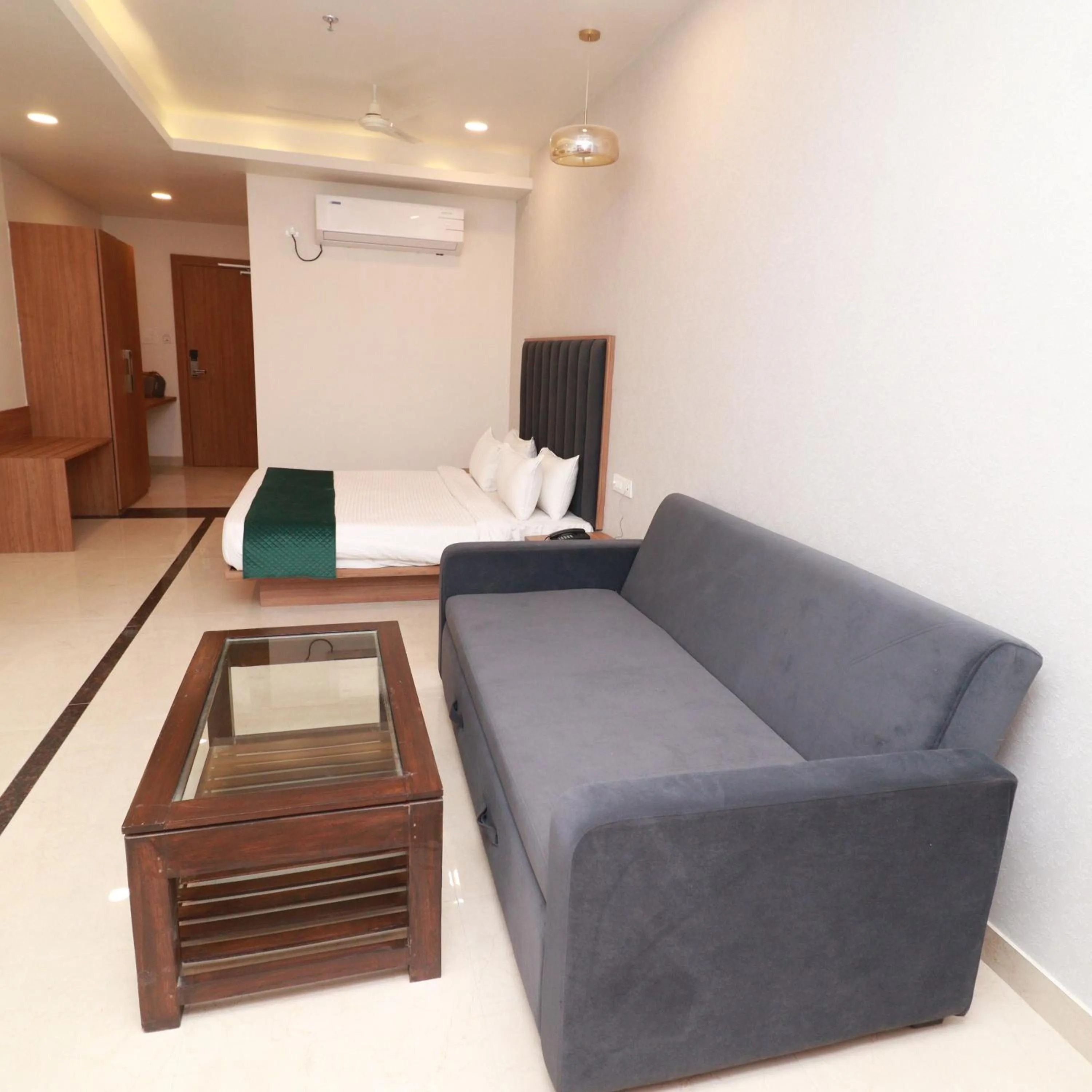 Bed in 7 VACHAN LAWNS AND BANQUET