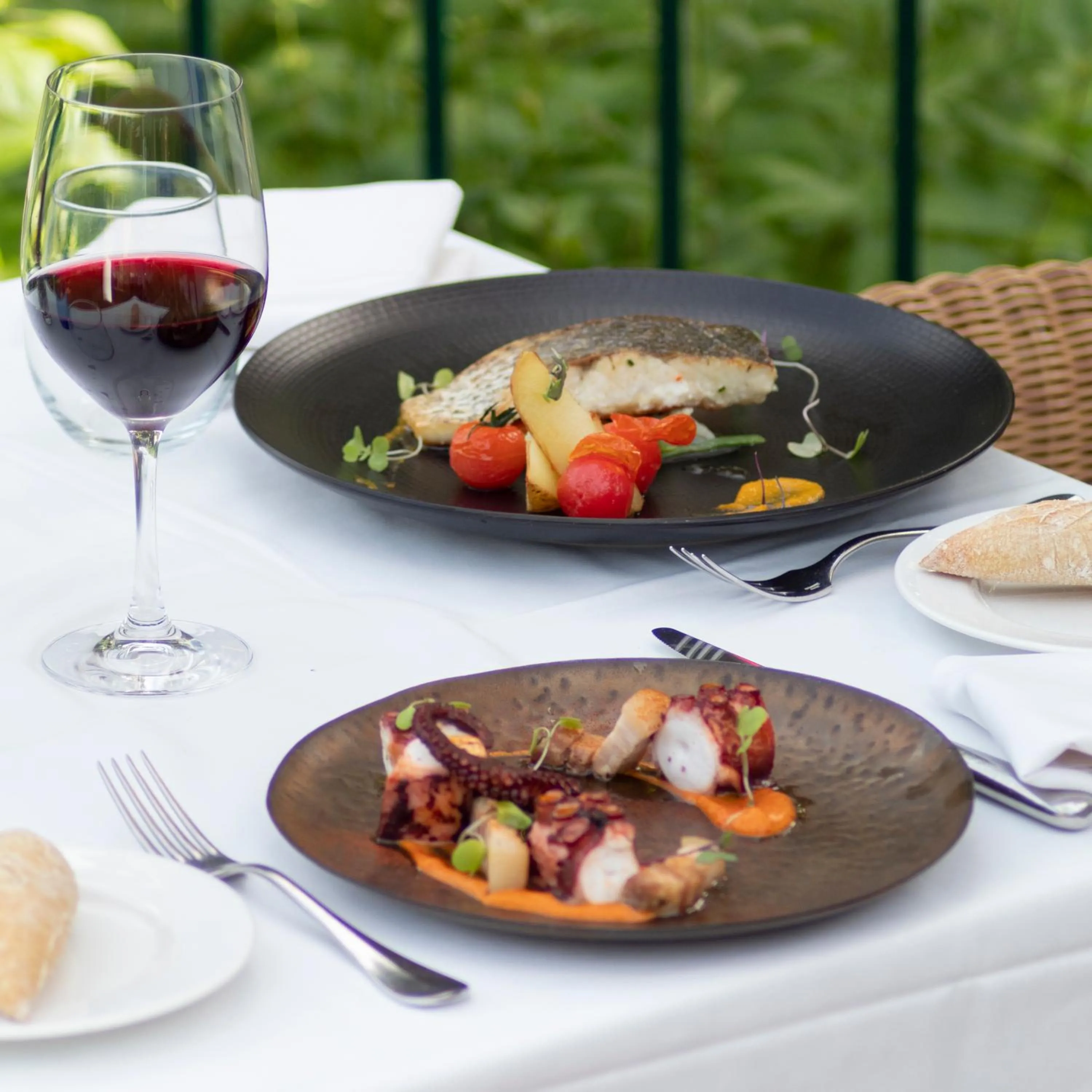 Restaurant/places to eat in Hotel MR Les Rotes