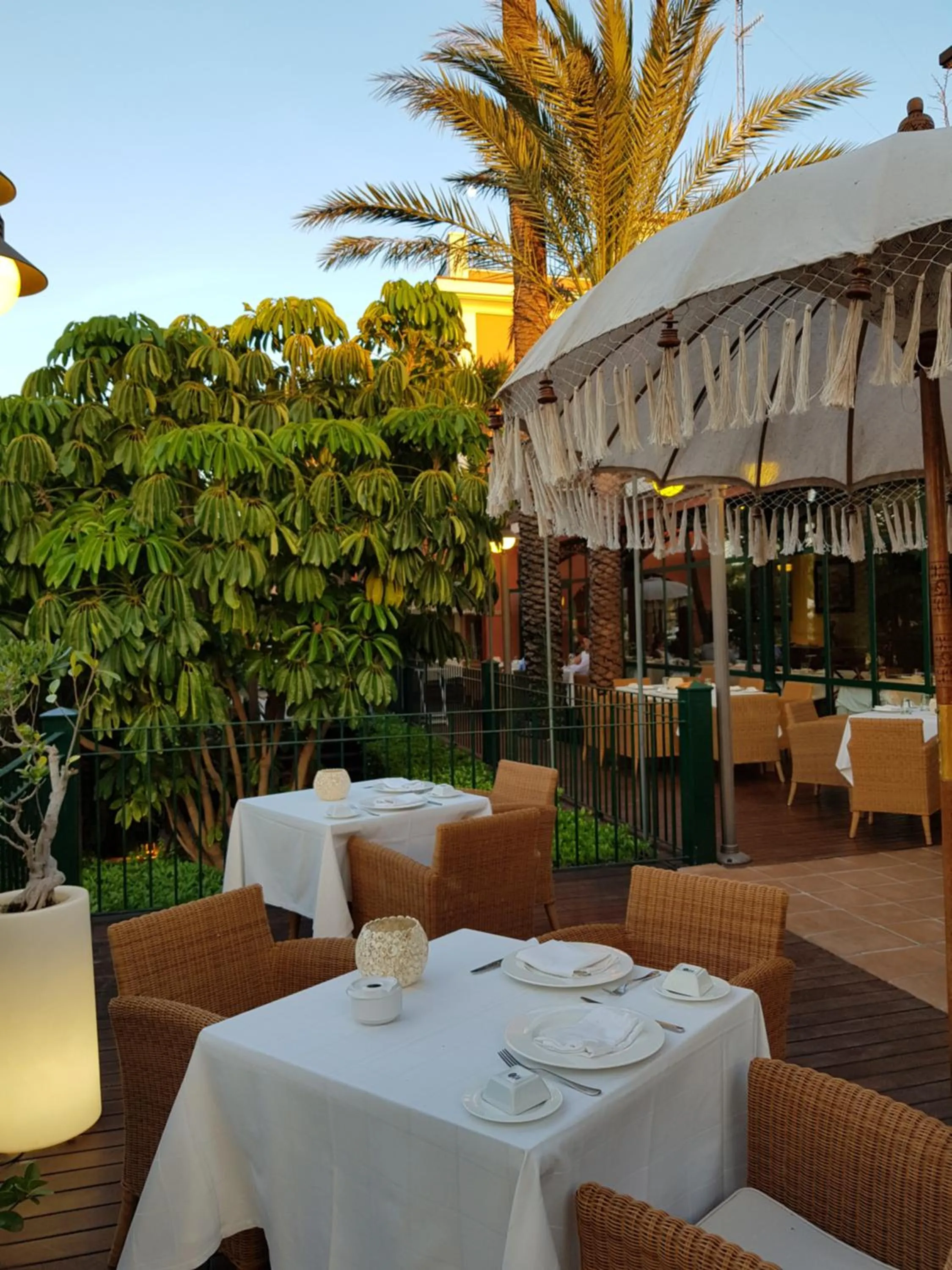 Restaurant/places to eat in Hotel MR Les Rotes