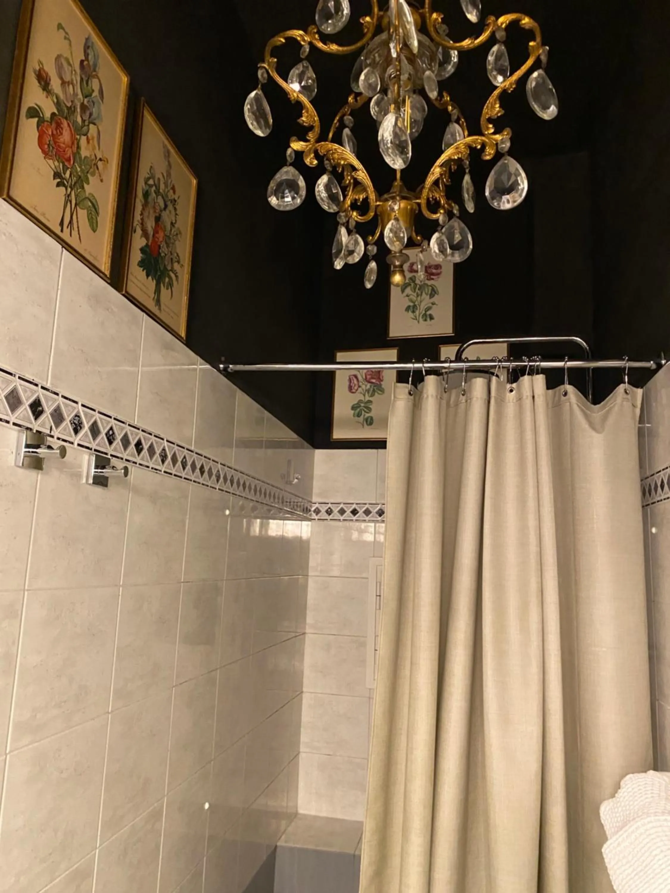 Shower in A4