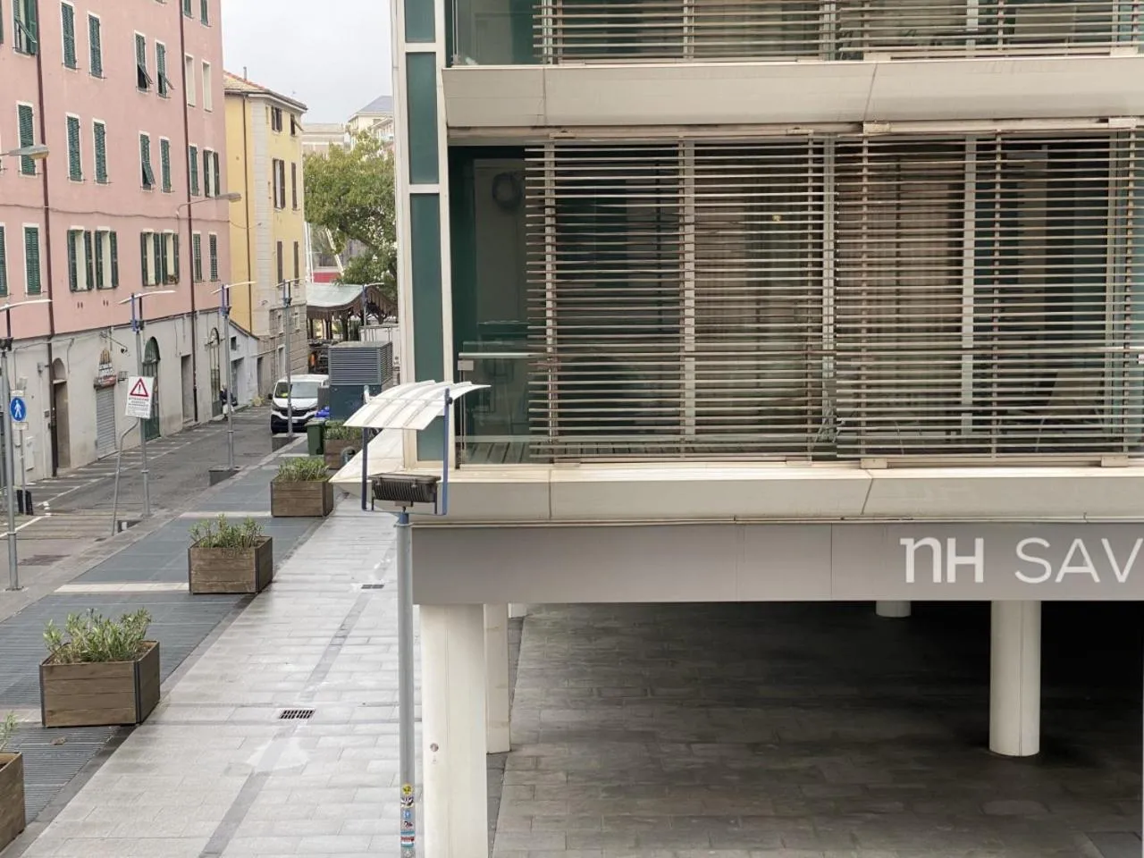 Neighbourhood in A4