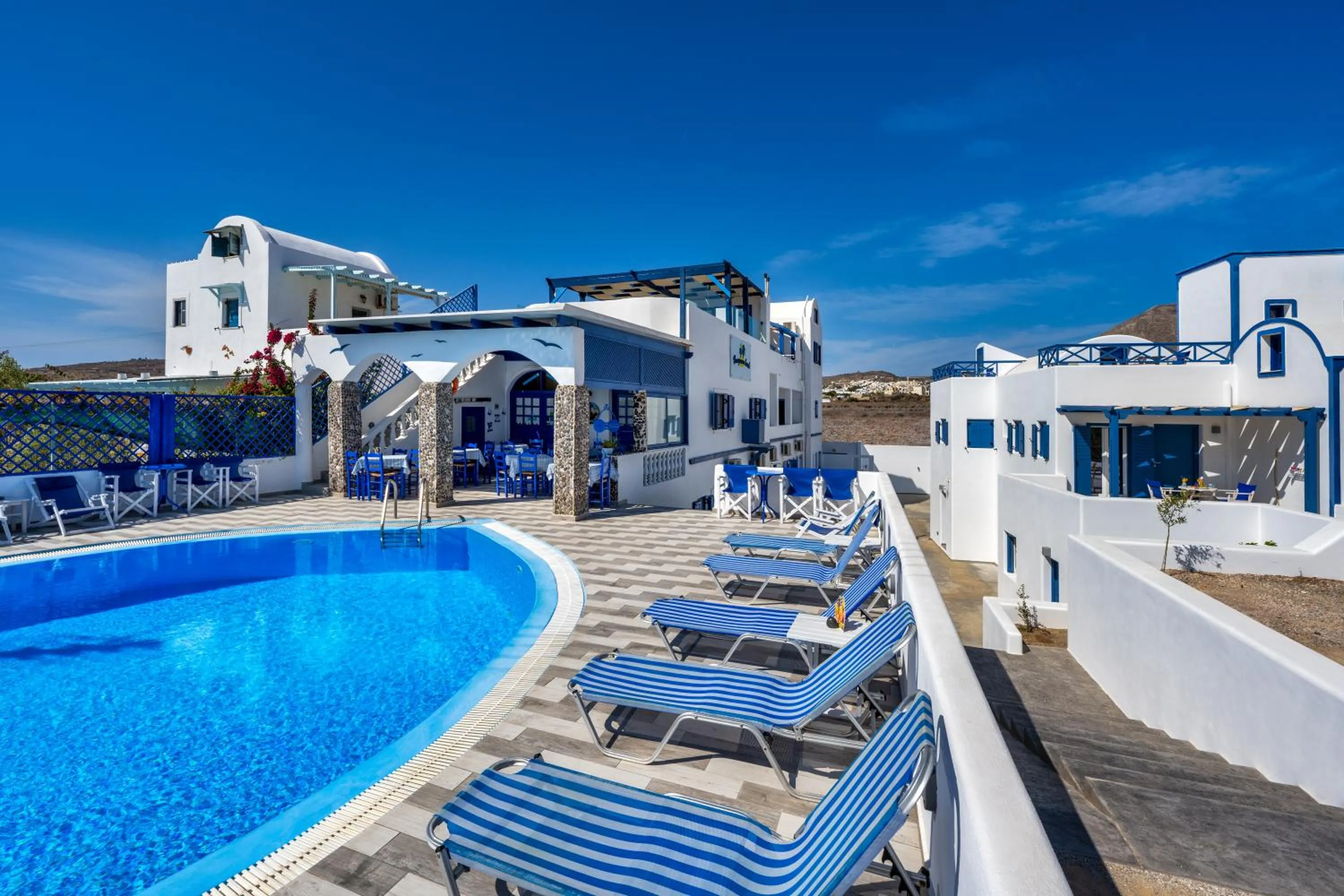 Swimming pool in Honeymoon Beach Studios