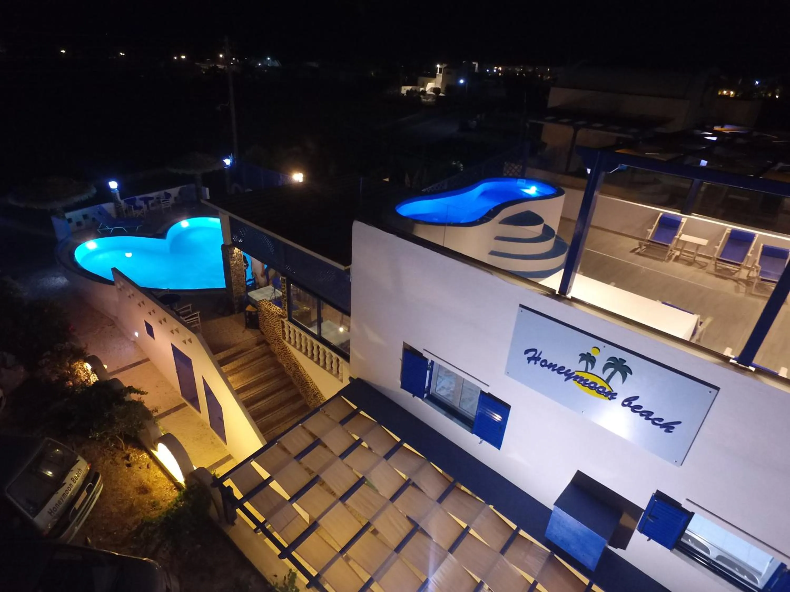 Night in Honeymoon Beach Studios