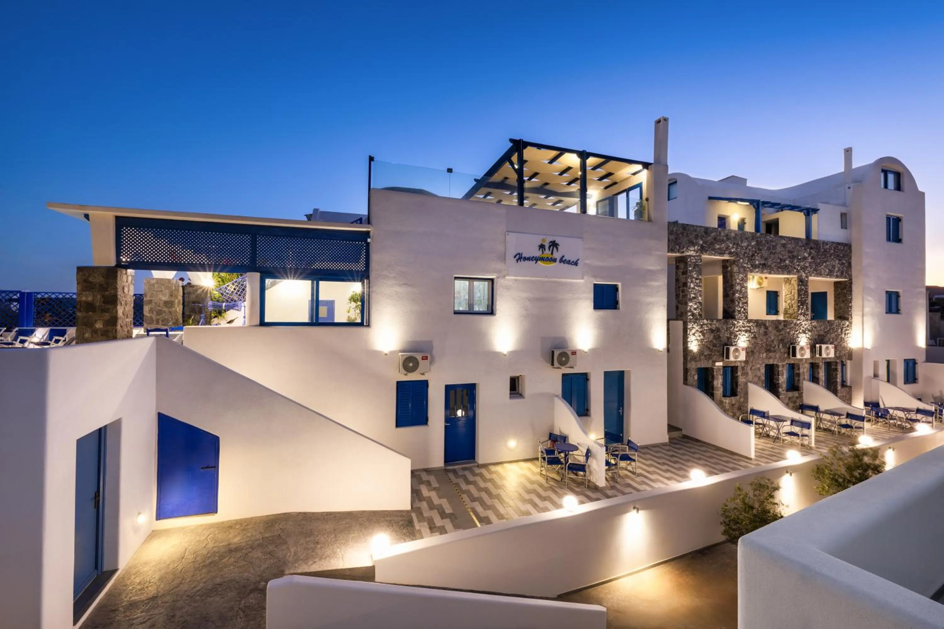 Property building in Honeymoon Beach Studios