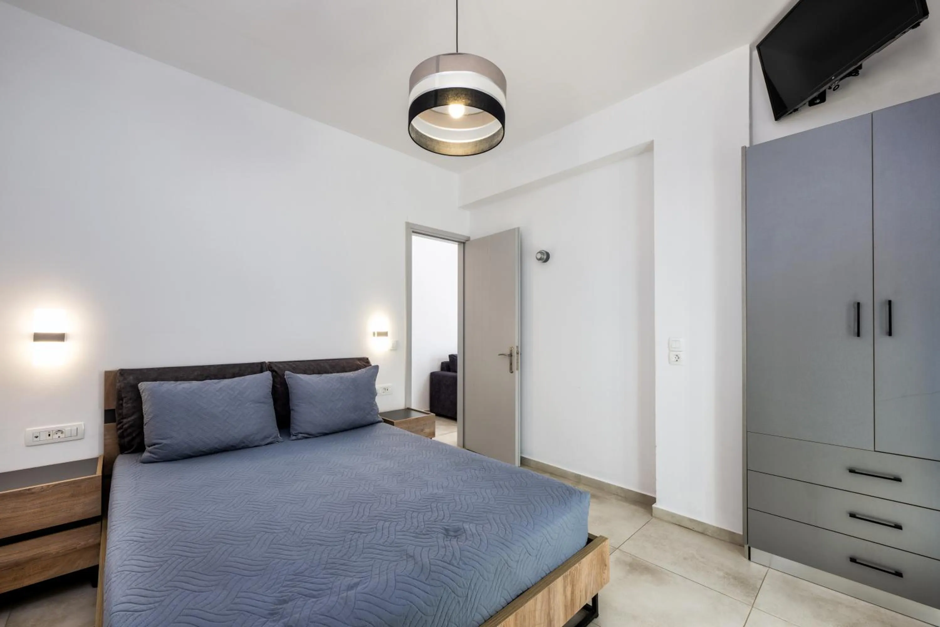 Bed in Honeymoon Beach Studios