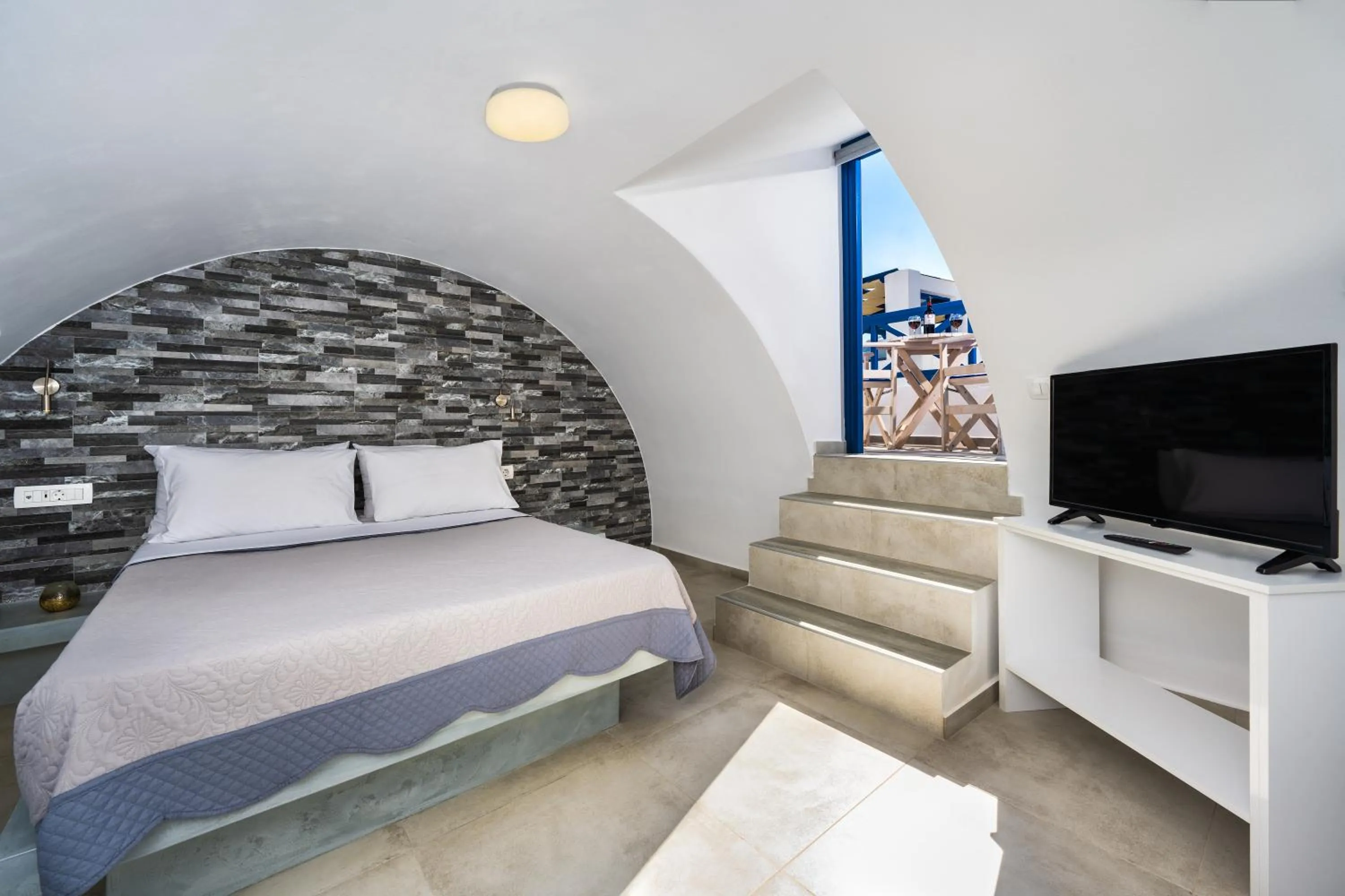 Bedroom, Bed in Honeymoon Beach Studios