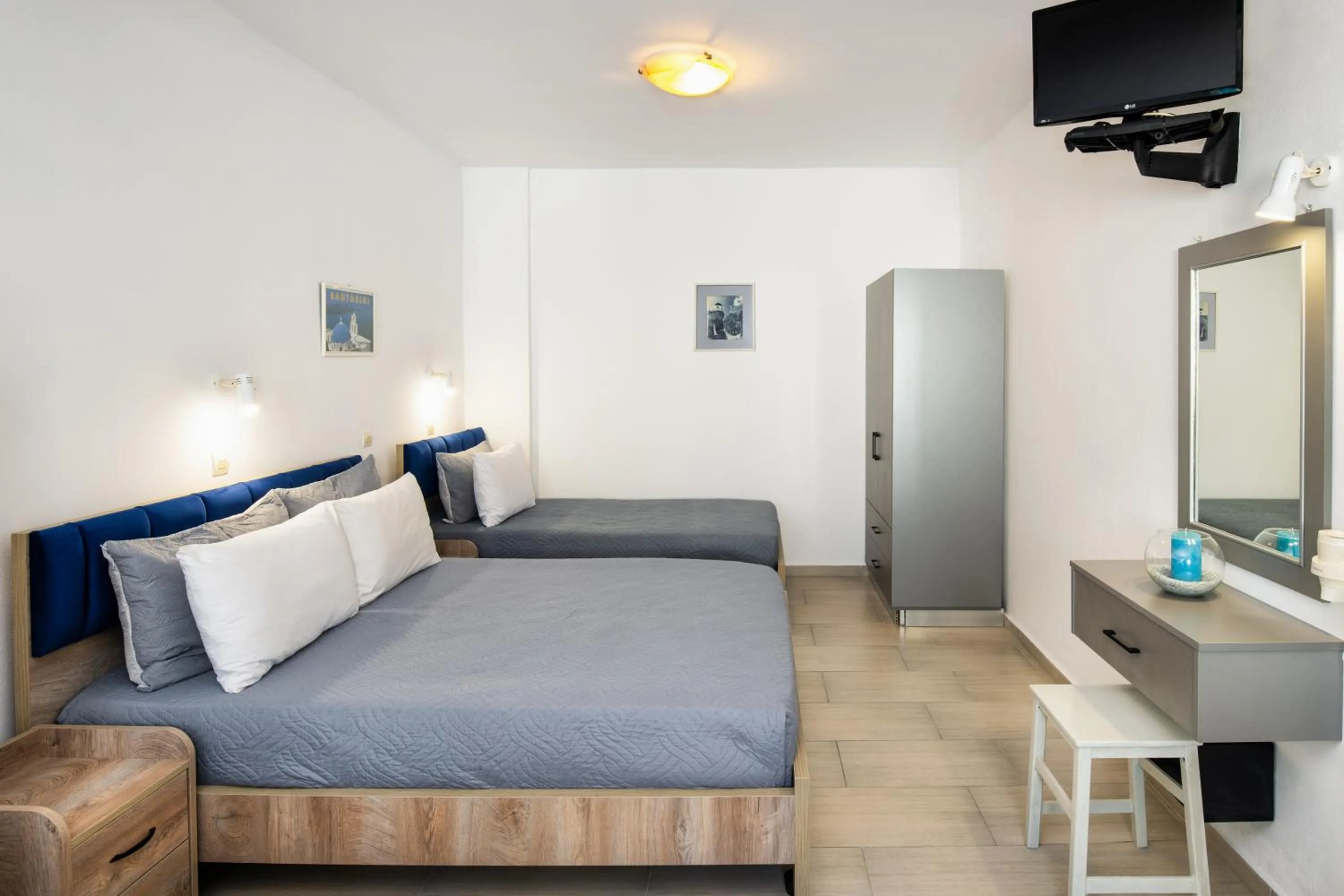 Bedroom, Bed in Honeymoon Beach Studios