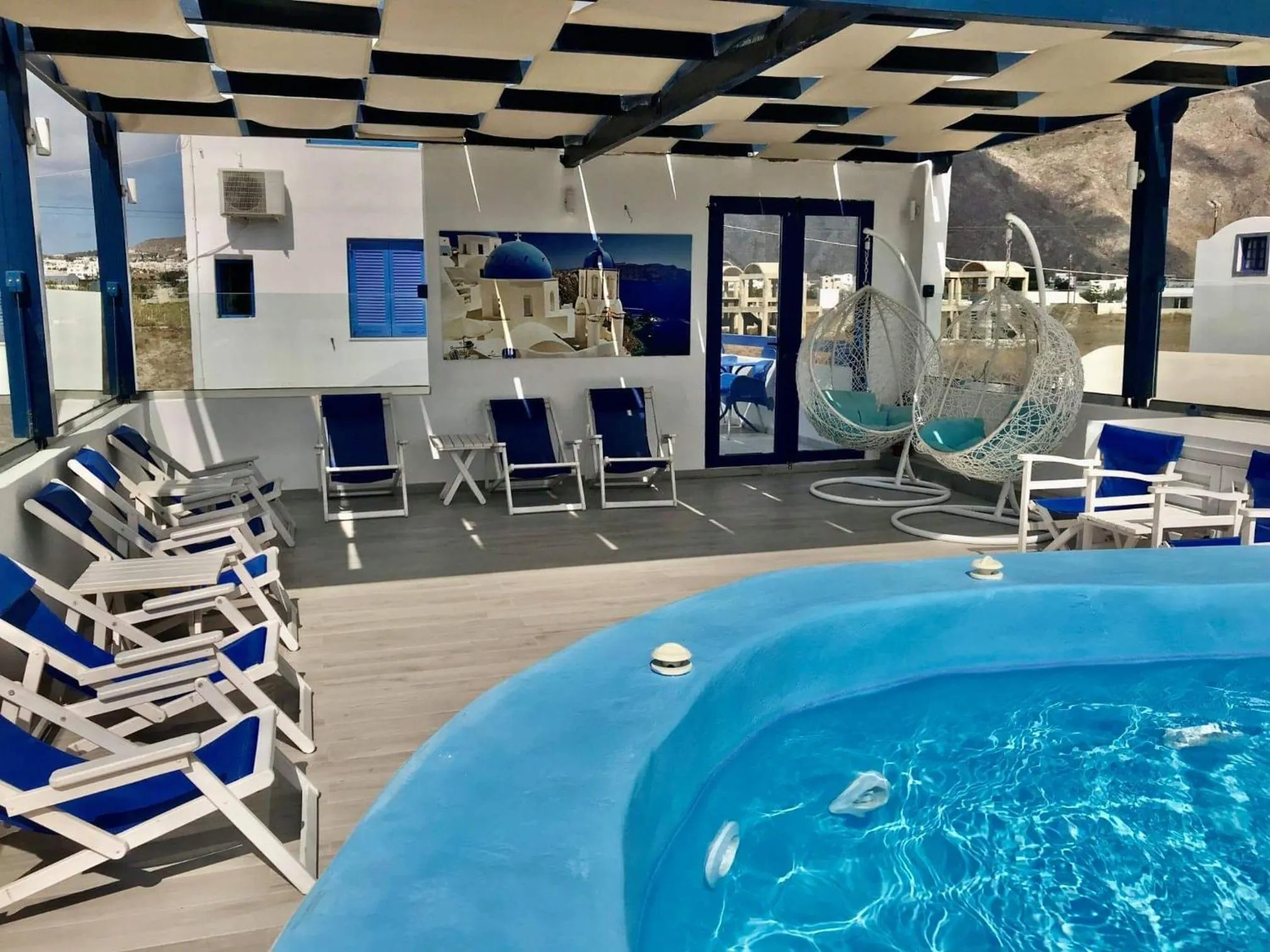 Hot Tub in Honeymoon Beach Studios