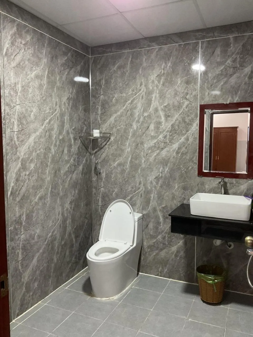 Bathroom in Hoàng Linh Hotel