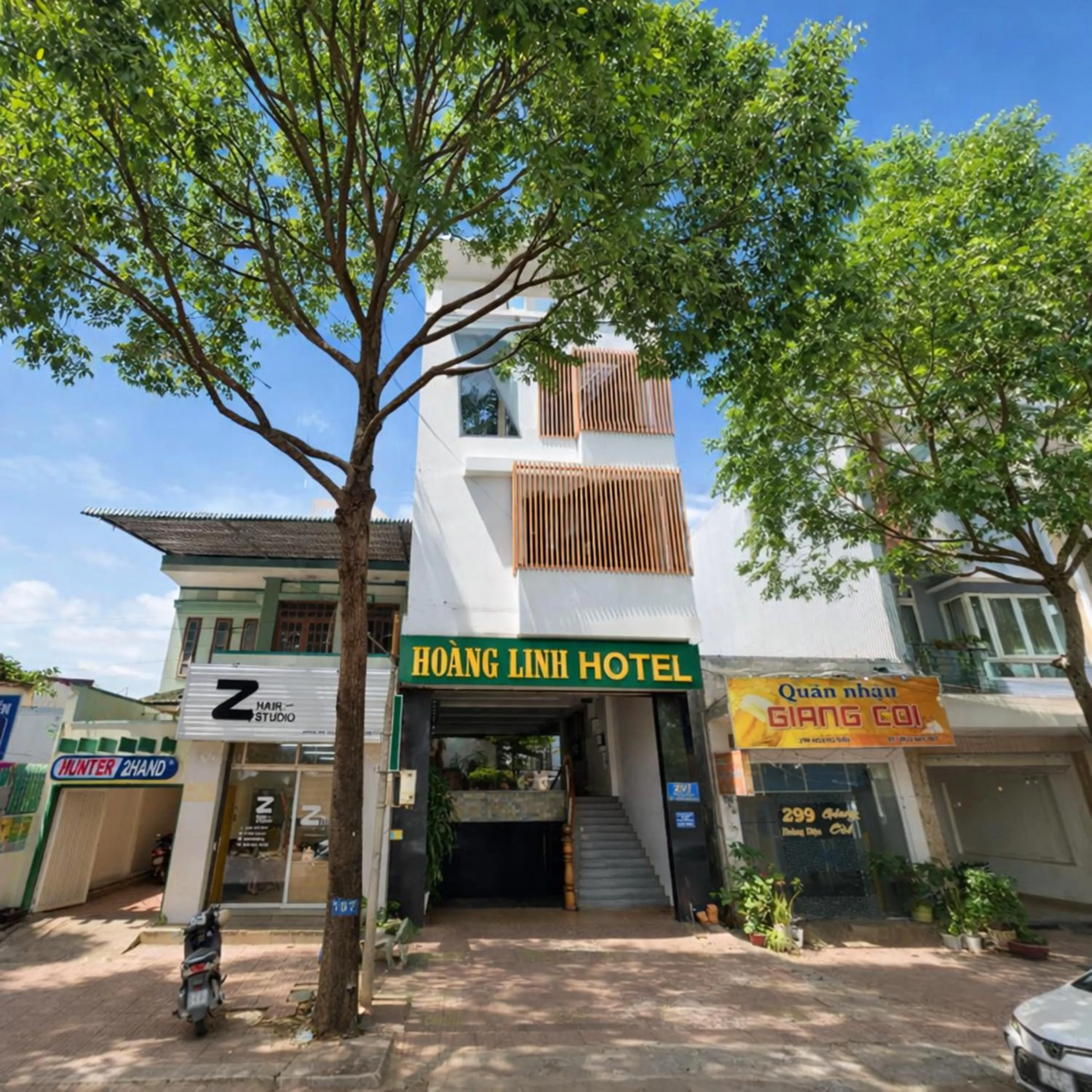 Property building in Hoàng Linh Hotel