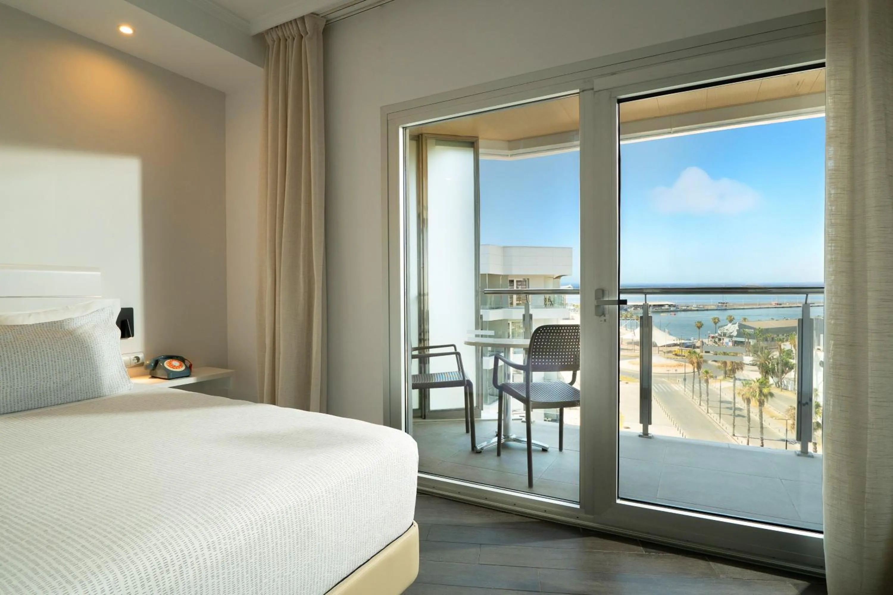 Bed in INNSiDE by Meliá Alicante Porta Maris