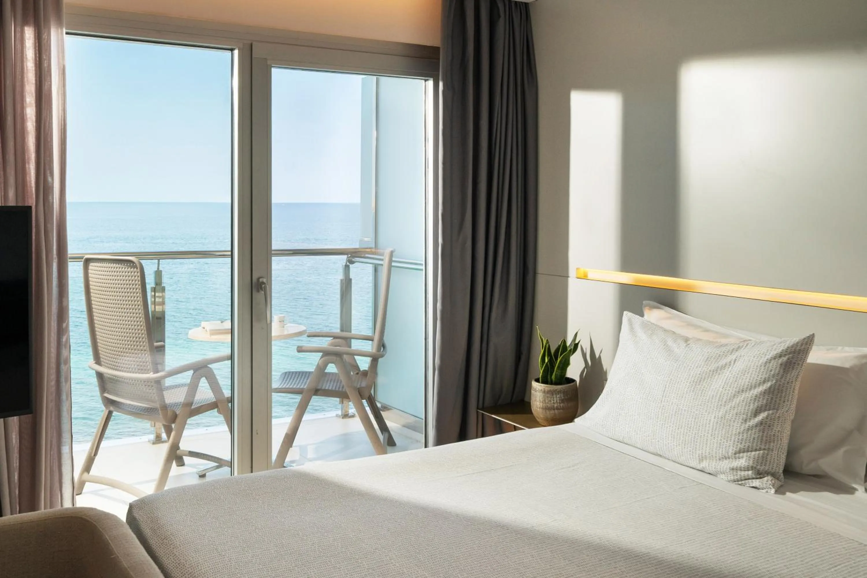 Bed in INNSiDE by Meliá Alicante Porta Maris