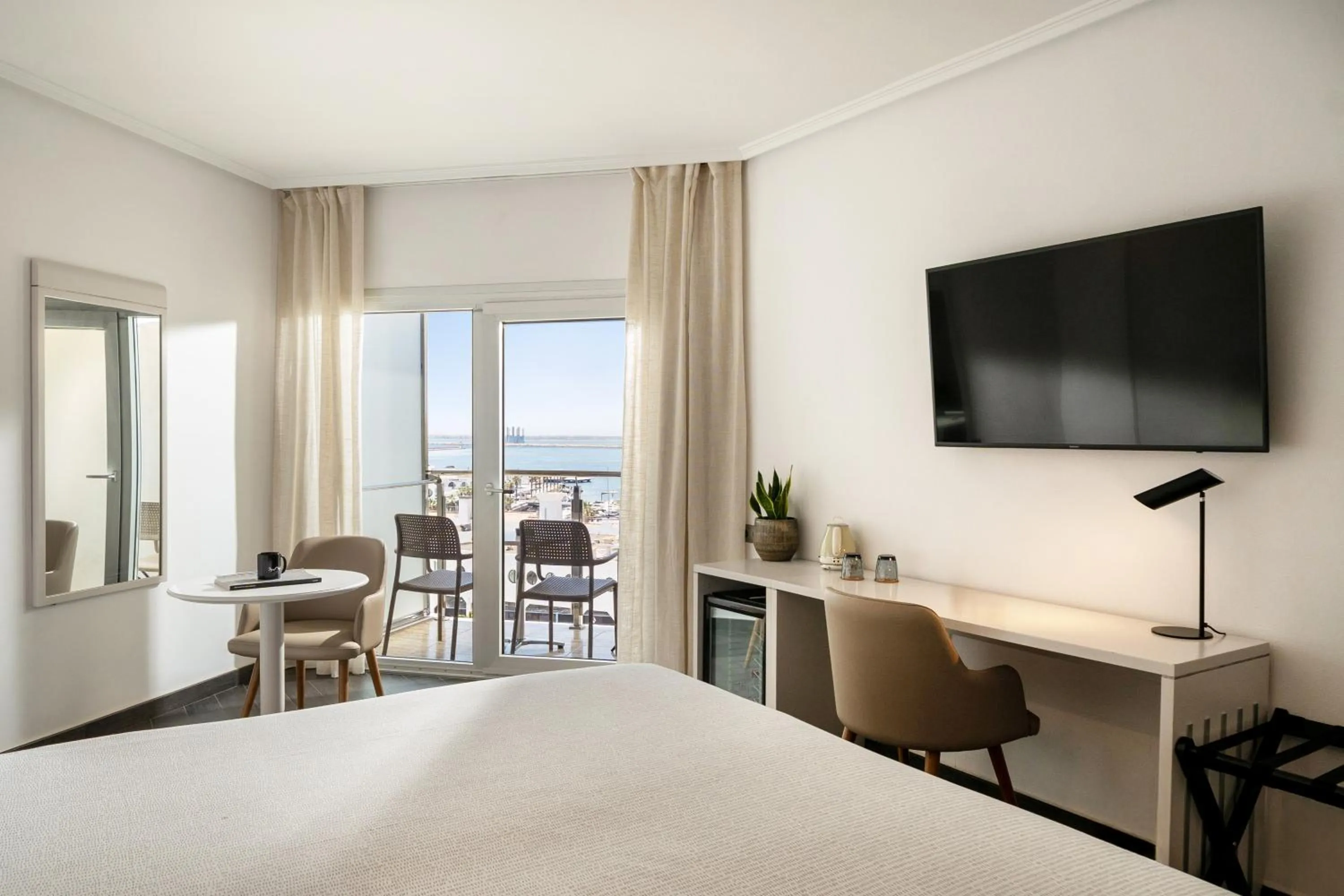 Bed in INNSiDE by Meliá Alicante Porta Maris