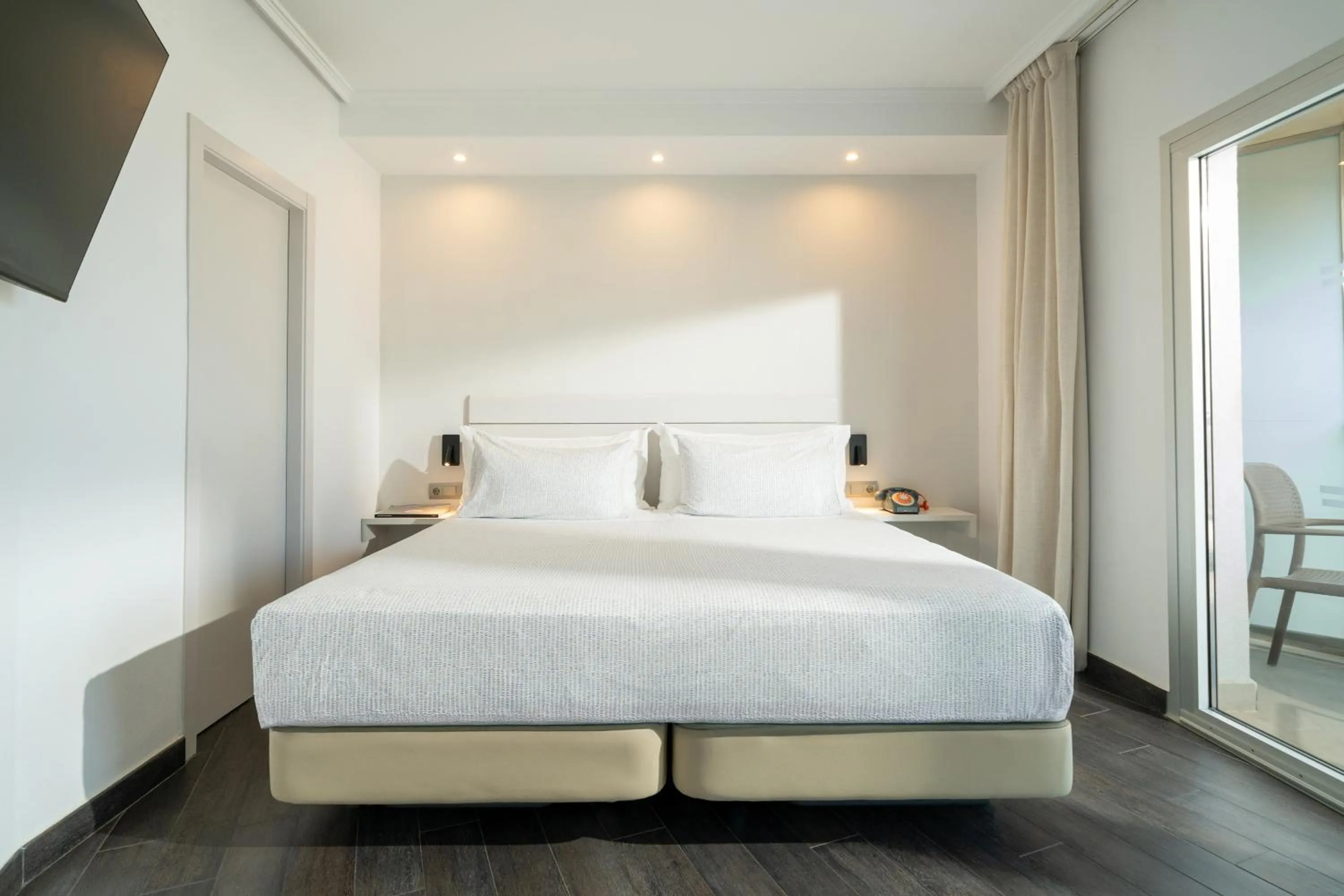 Bed in INNSiDE by Meliá Alicante Porta Maris