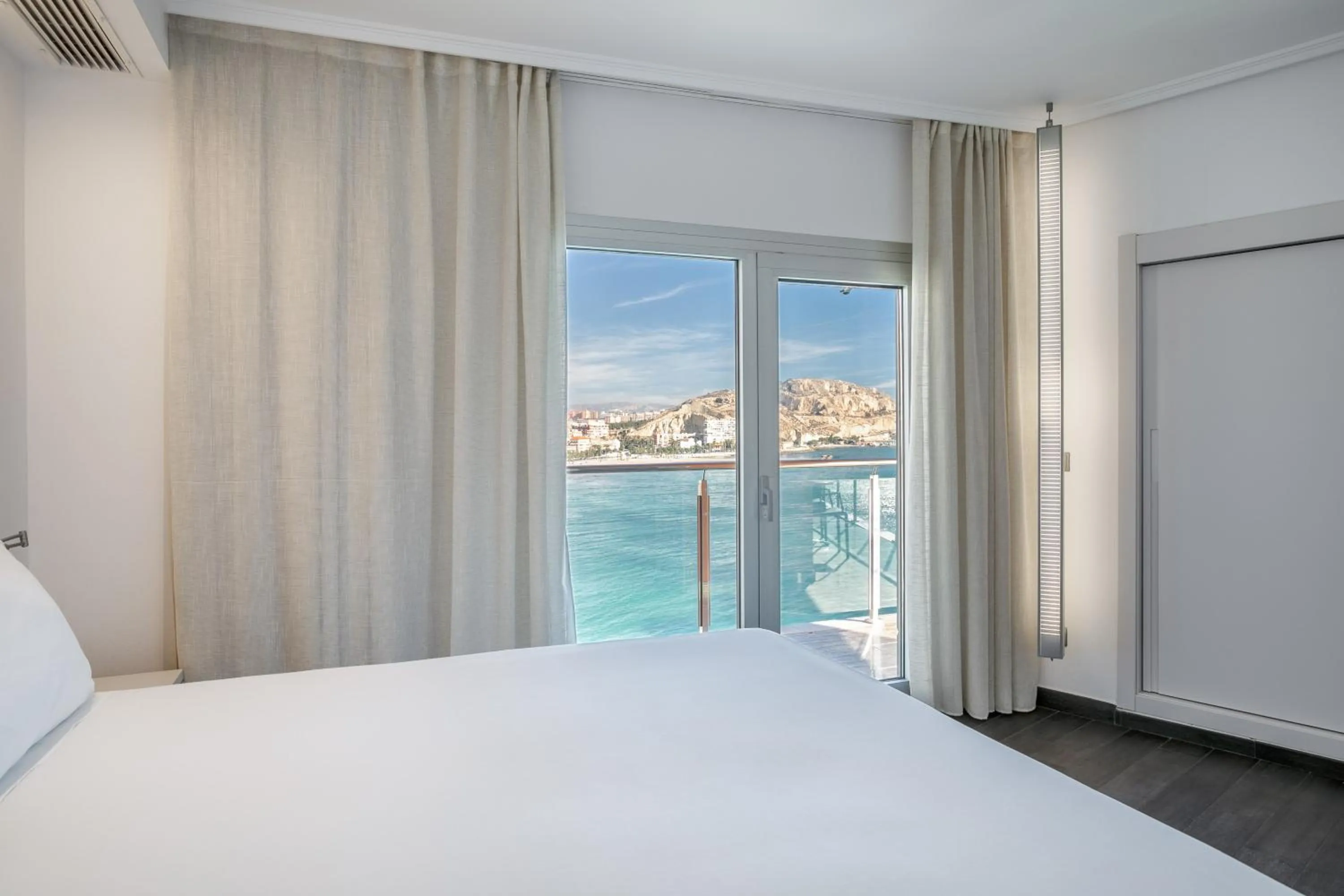 Bed in INNSiDE by Meliá Alicante Porta Maris