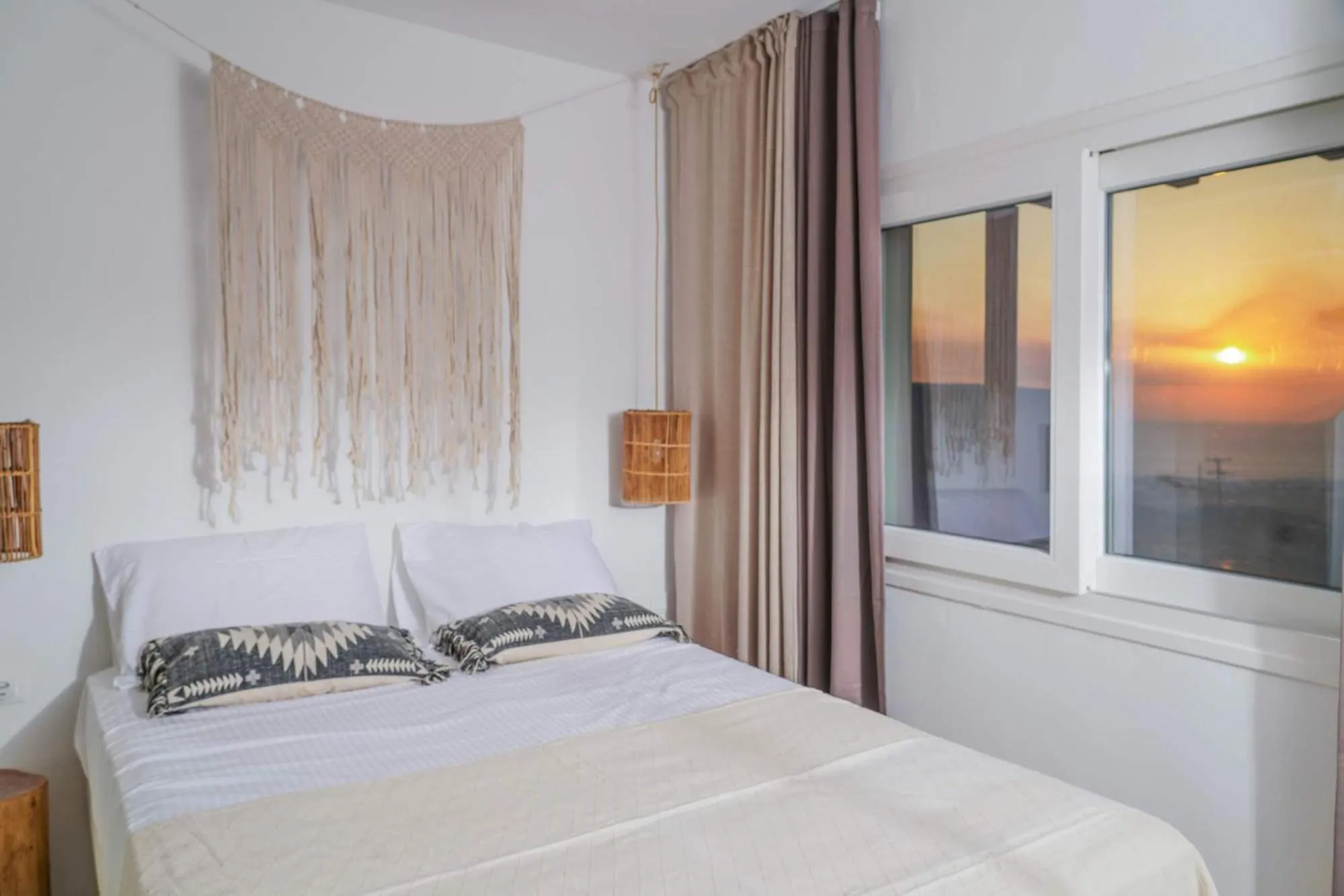 Bed in Mykonos High Villa