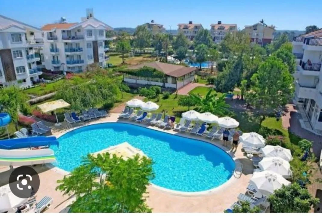 Pool view in İrem Greenside Apart