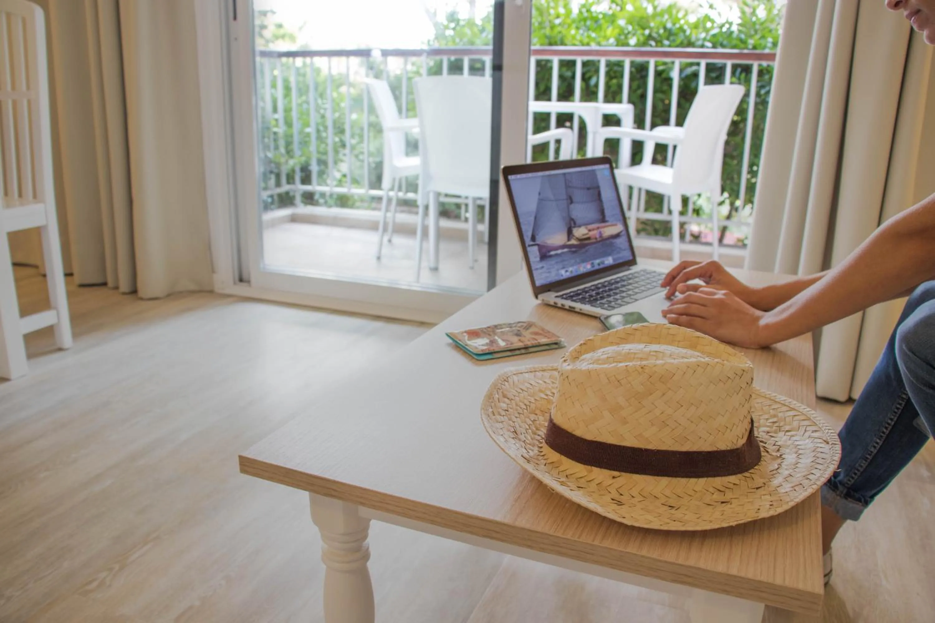 Photo of the whole room in Houm Plaza Son Rigo