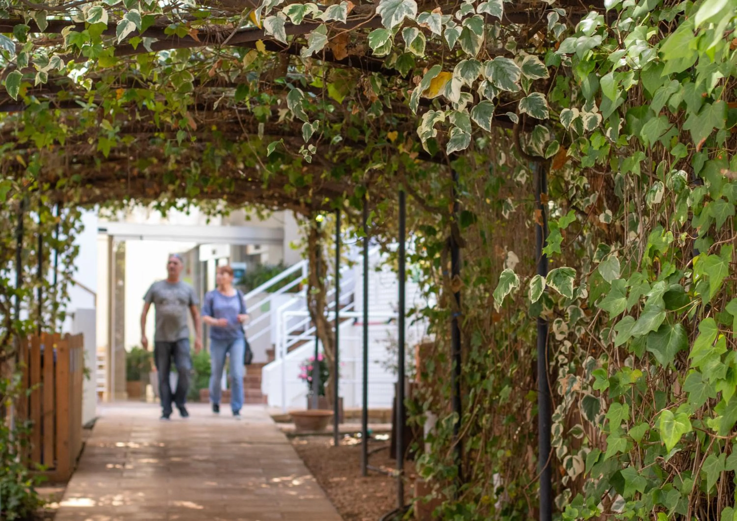 People in Houm Plaza Son Rigo