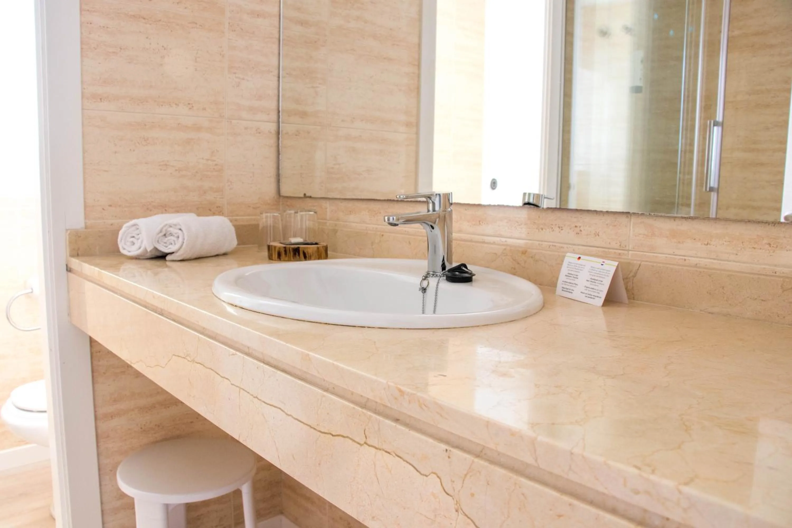 Photo of the whole room in Houm Plaza Son Rigo