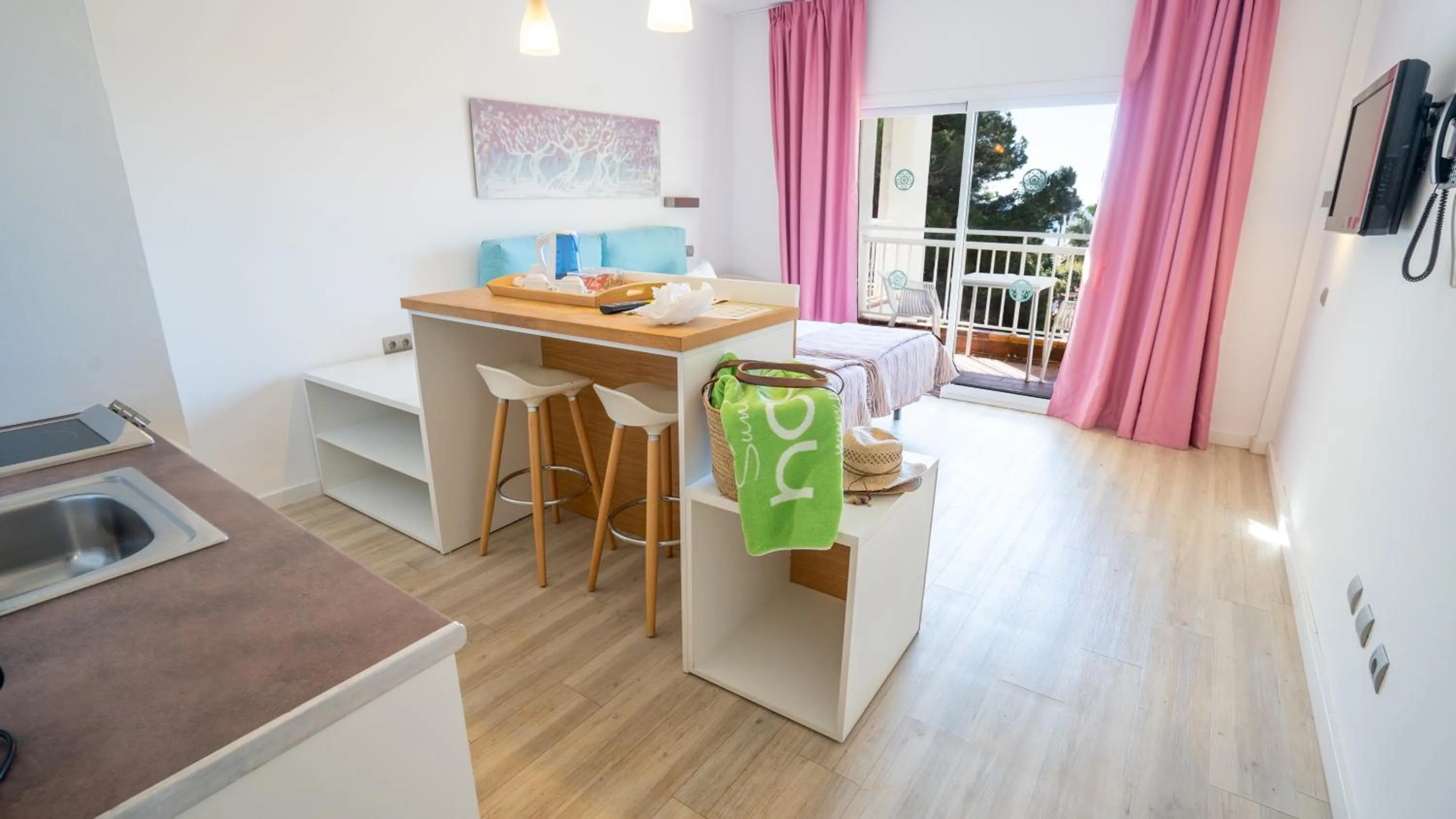 Photo of the whole room in Houm Plaza Son Rigo