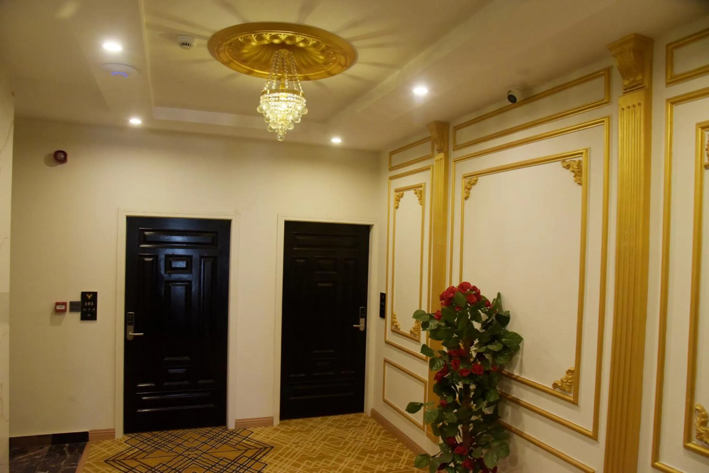 The Rich Hotel & Apartments