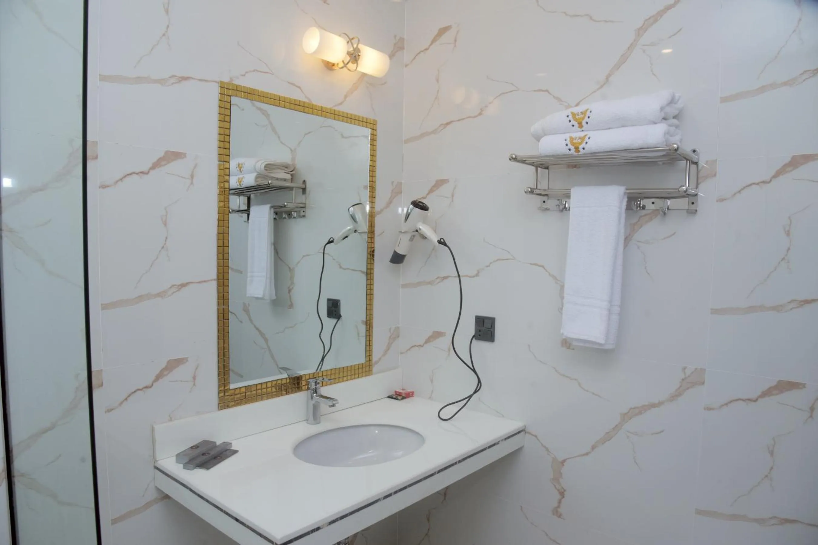 The Rich Hotel & Apartments