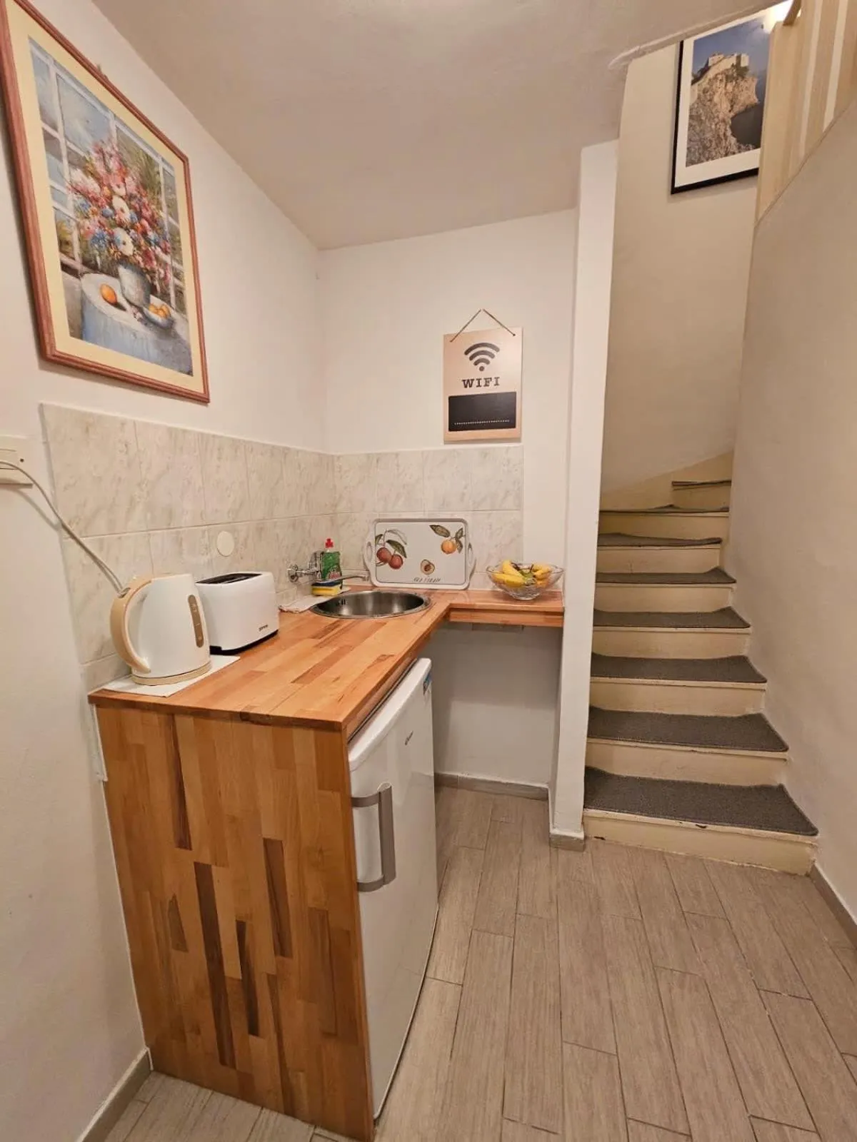 Kitchen or kitchenette in De Spot Guest House - Pile Old Town Gate
