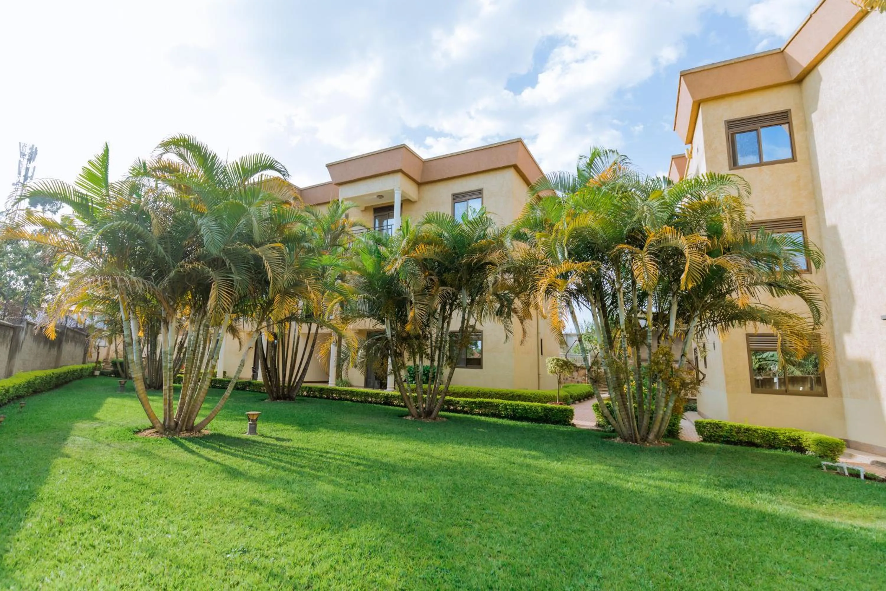 Garden in KAMI LUXURY APARTMENTS