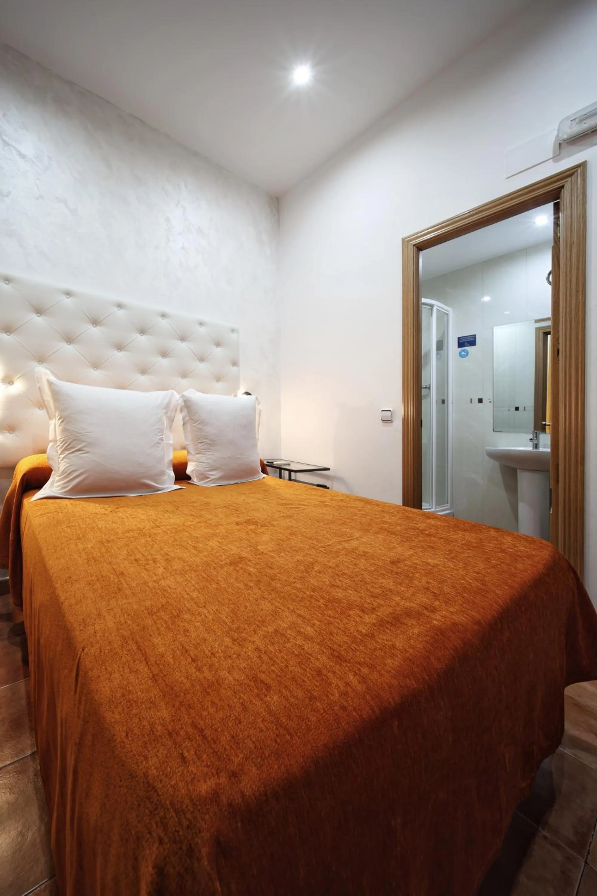 Bed in Hostal Las Fuentes