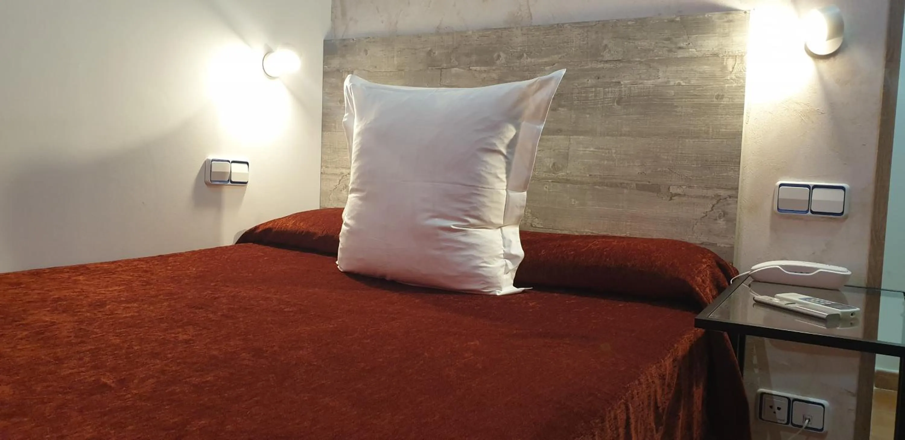 Bed in Hostal Las Fuentes