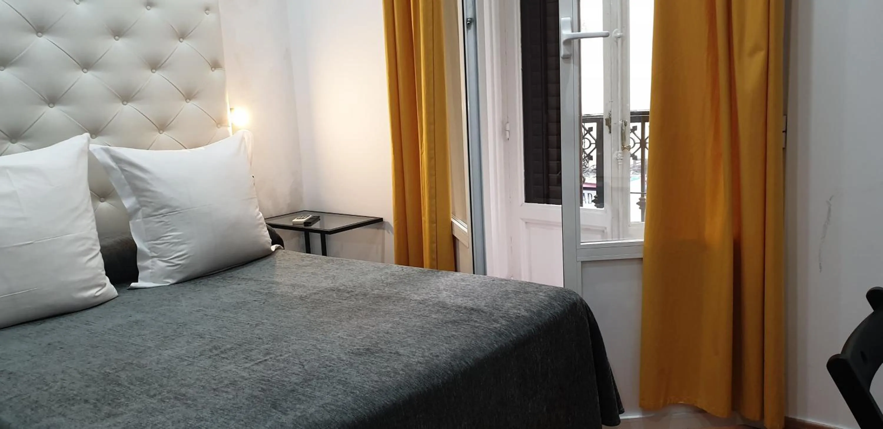 Bed in Hostal Las Fuentes