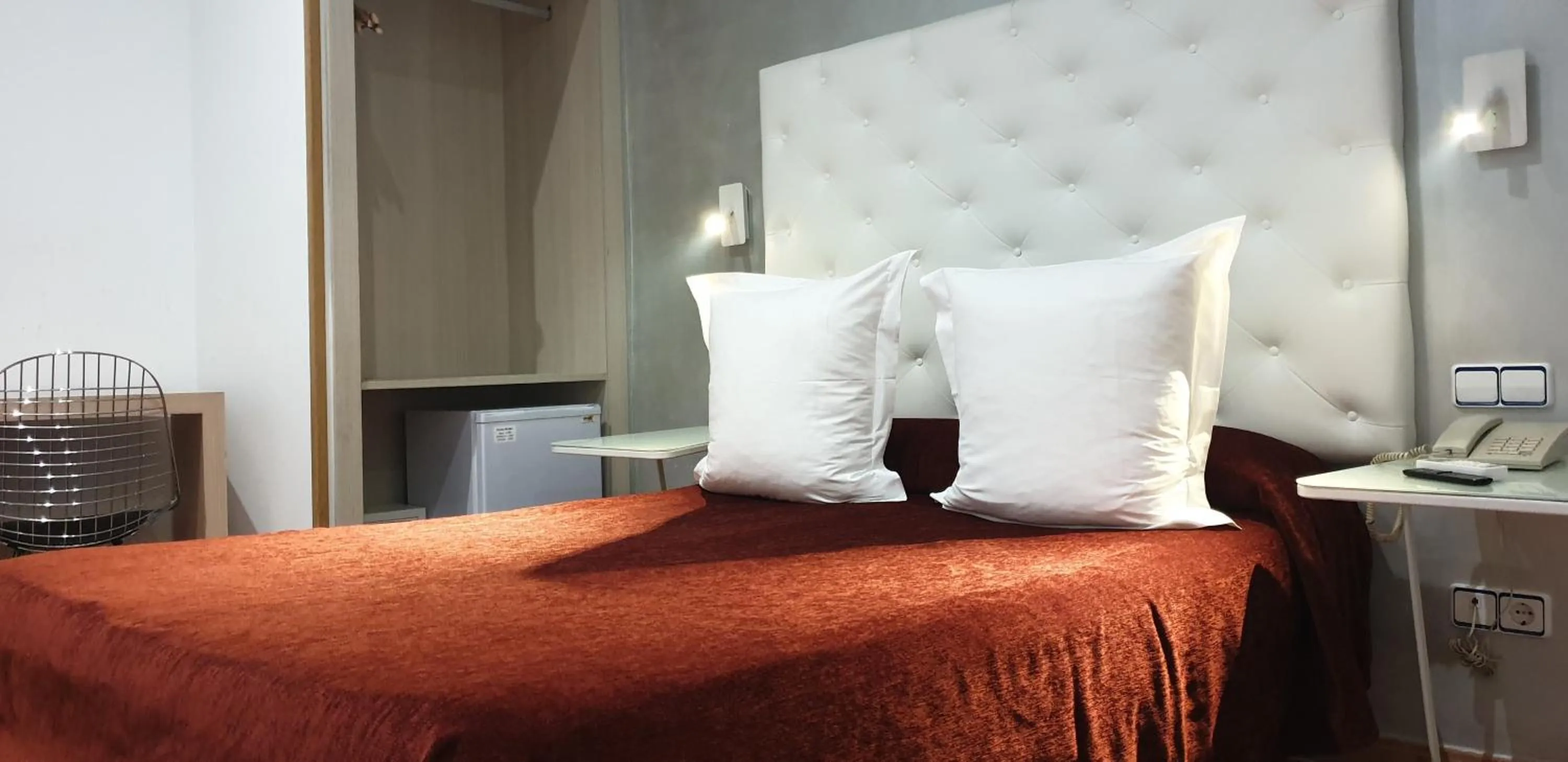 Bed in Hostal Las Fuentes