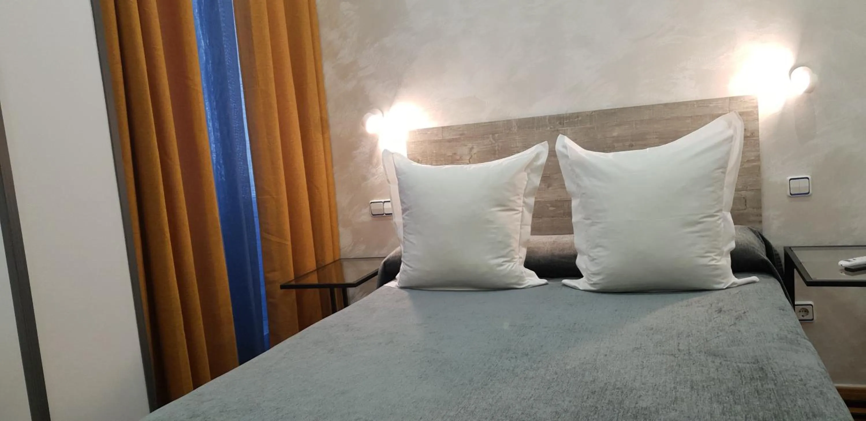 Bed in Hostal Las Fuentes