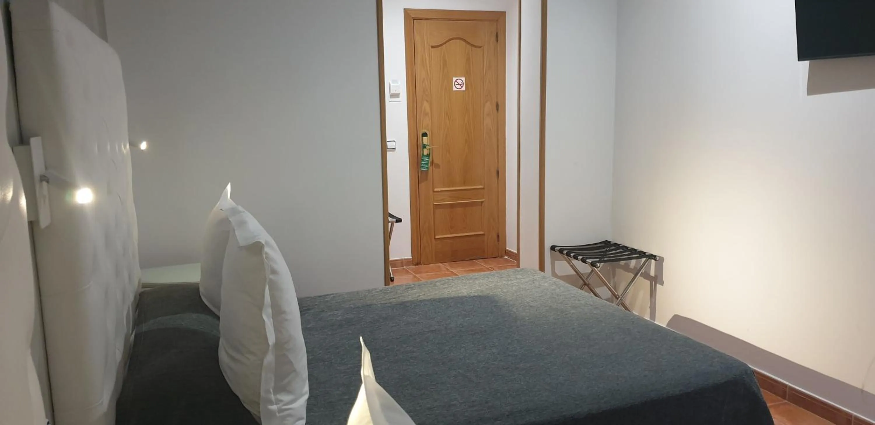 Bed in Hostal Las Fuentes