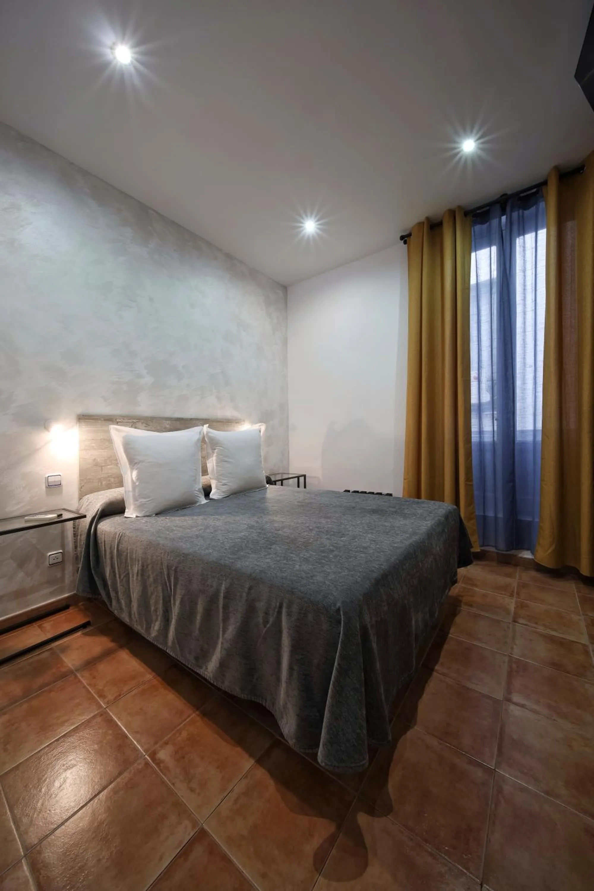 Bed in Hostal Las Fuentes