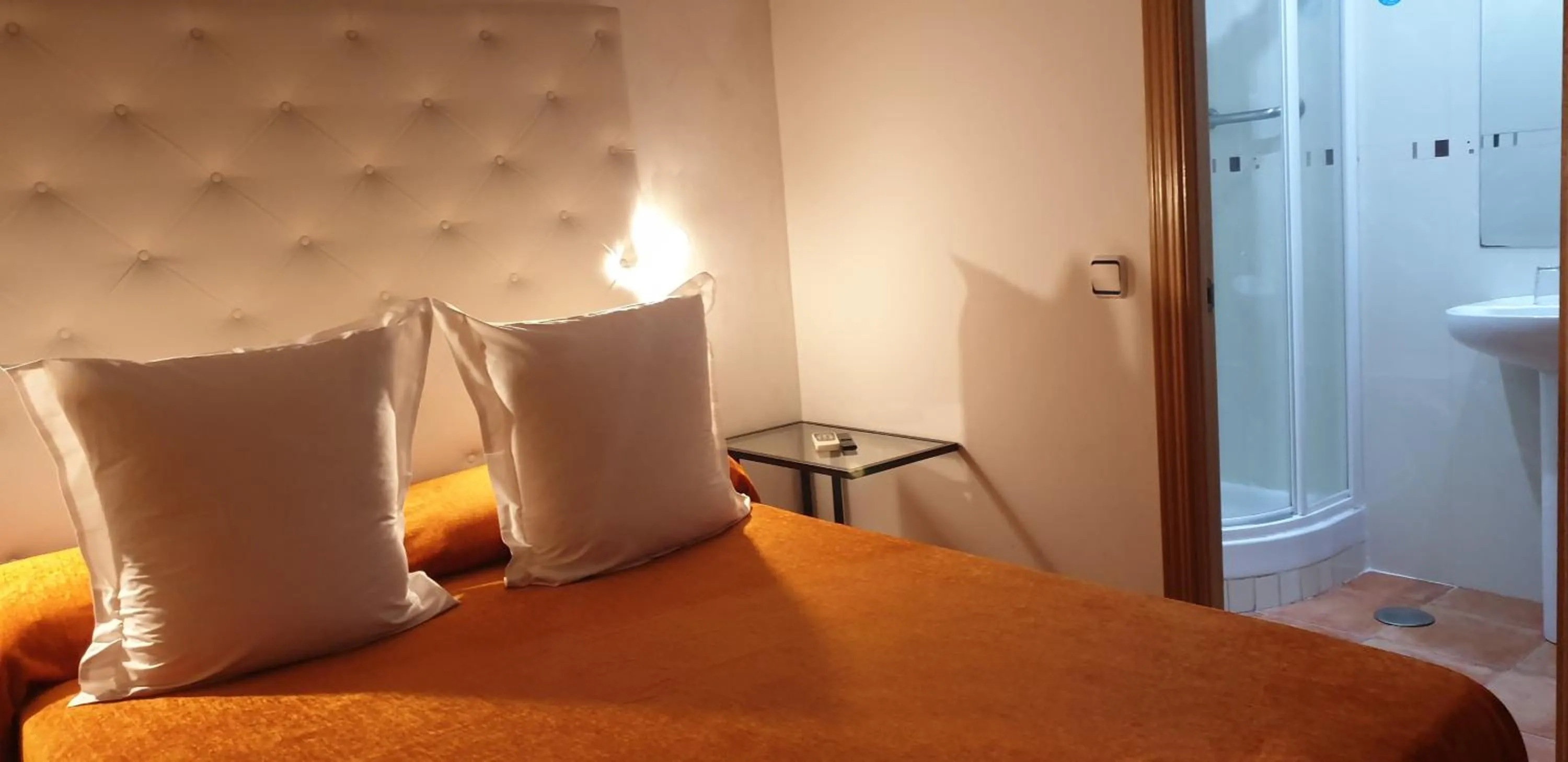 Bed in Hostal Las Fuentes