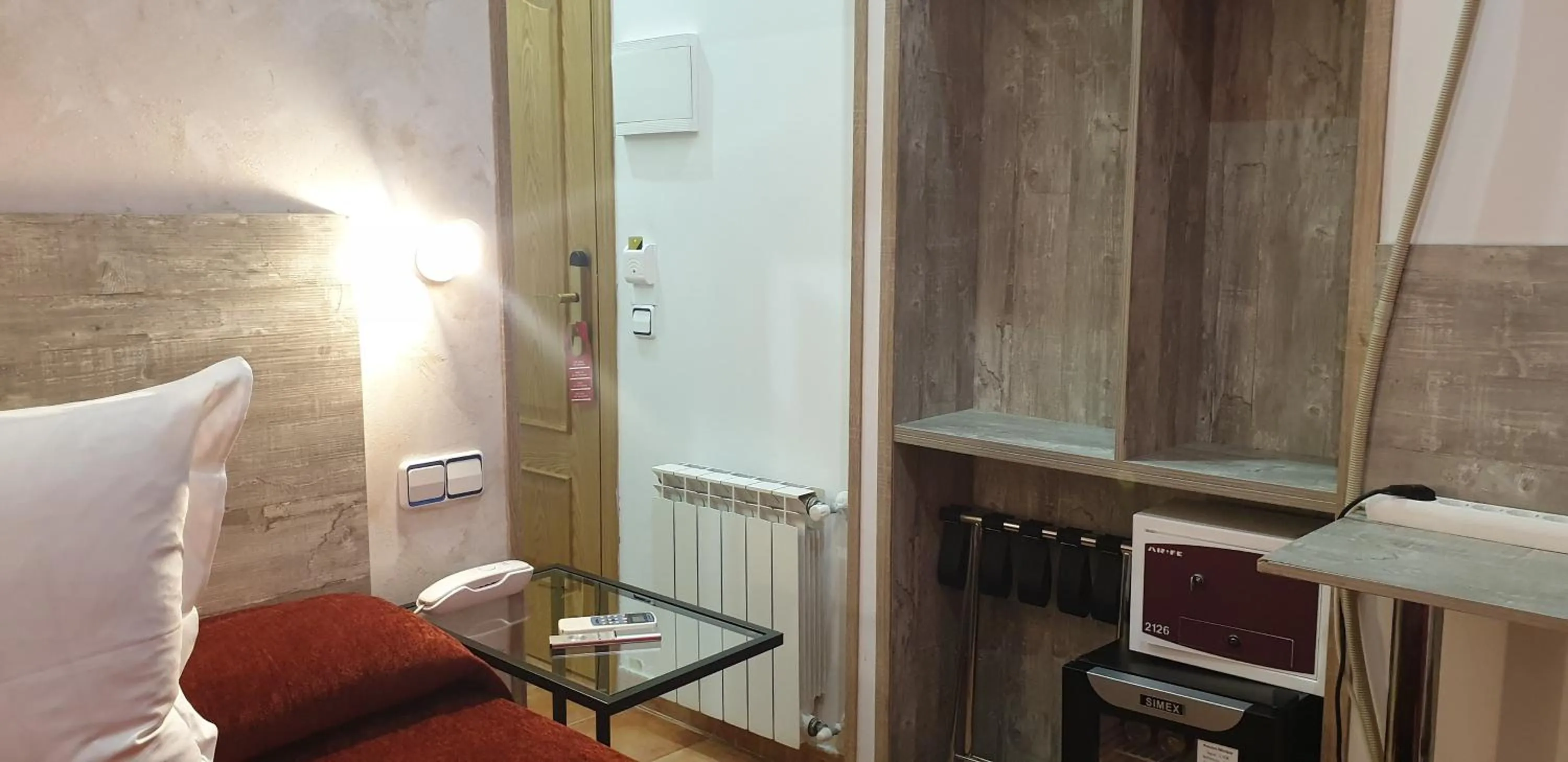 Bed in Hostal Las Fuentes