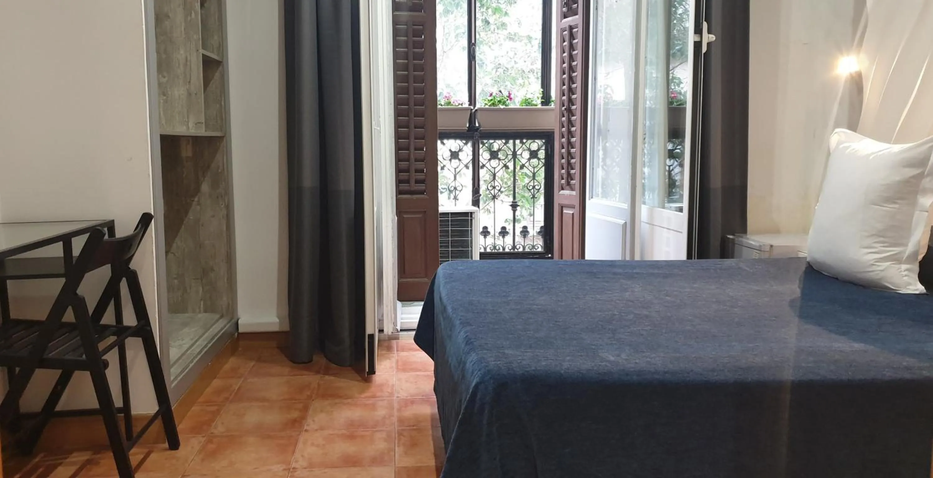 Bed in Hostal Las Fuentes