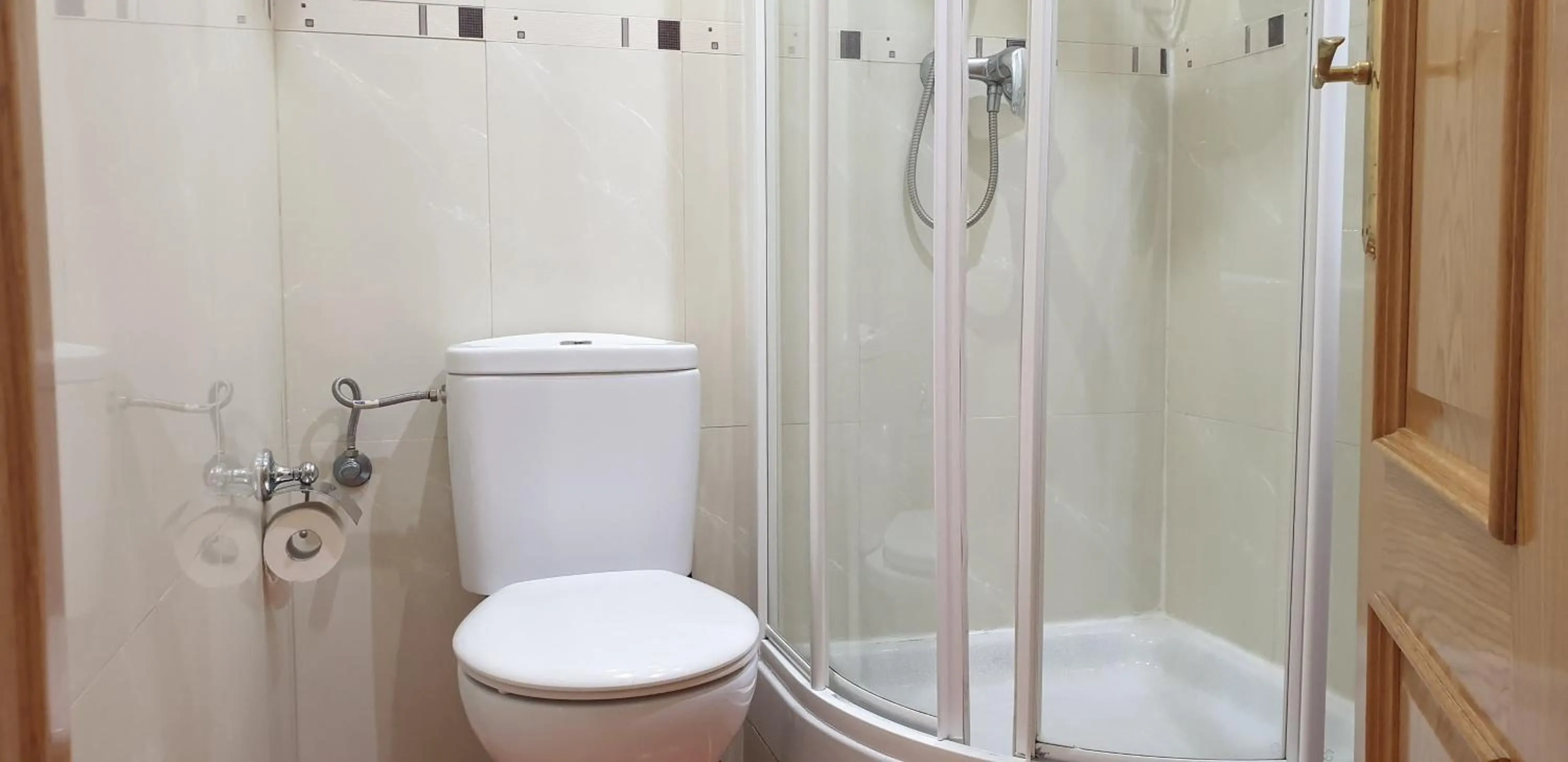 Shower in Hostal Las Fuentes