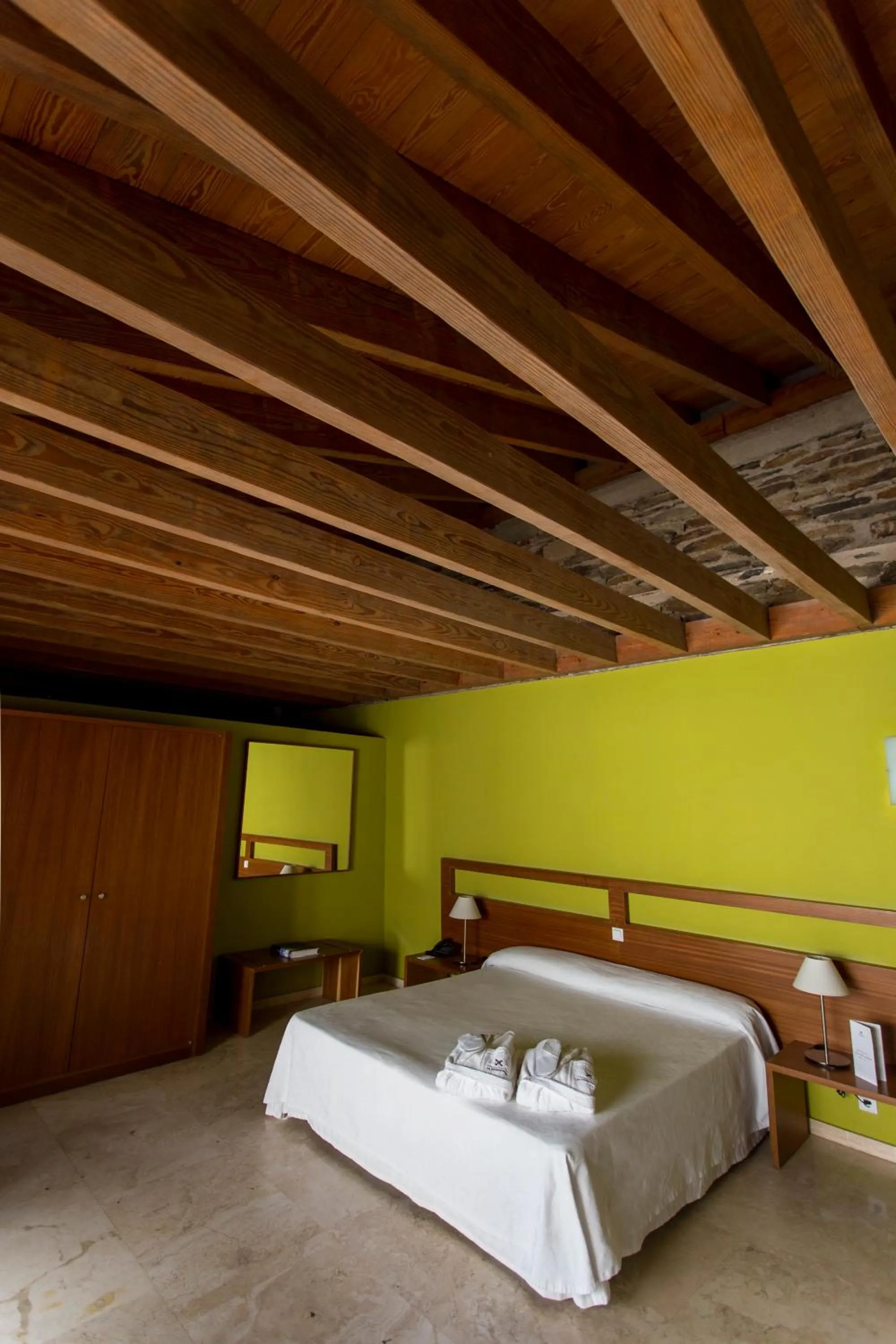 Bedroom, Bed in Hotel Conventual de Alcántara