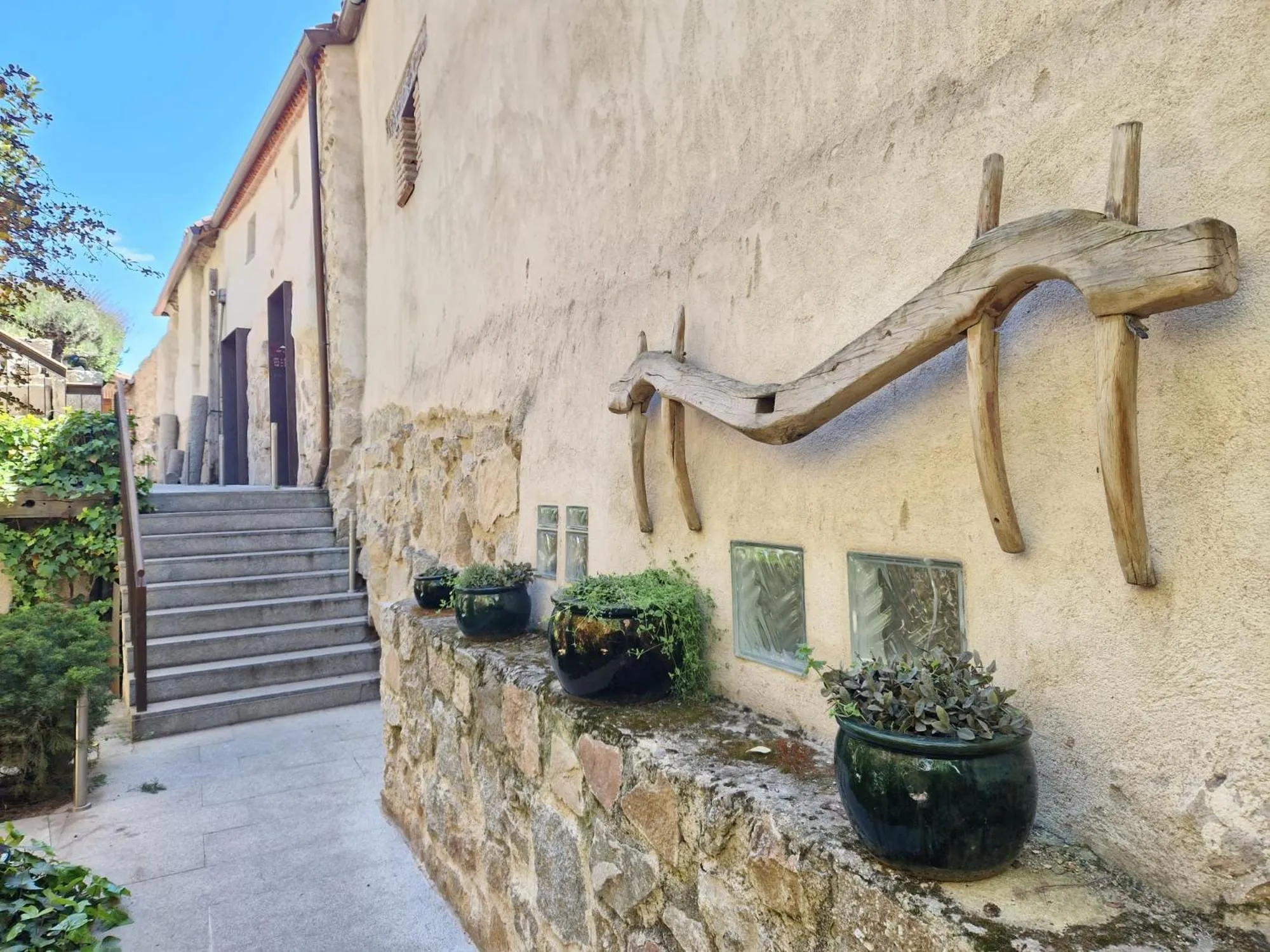 Inner courtyard view in Hotel Las Leyendas