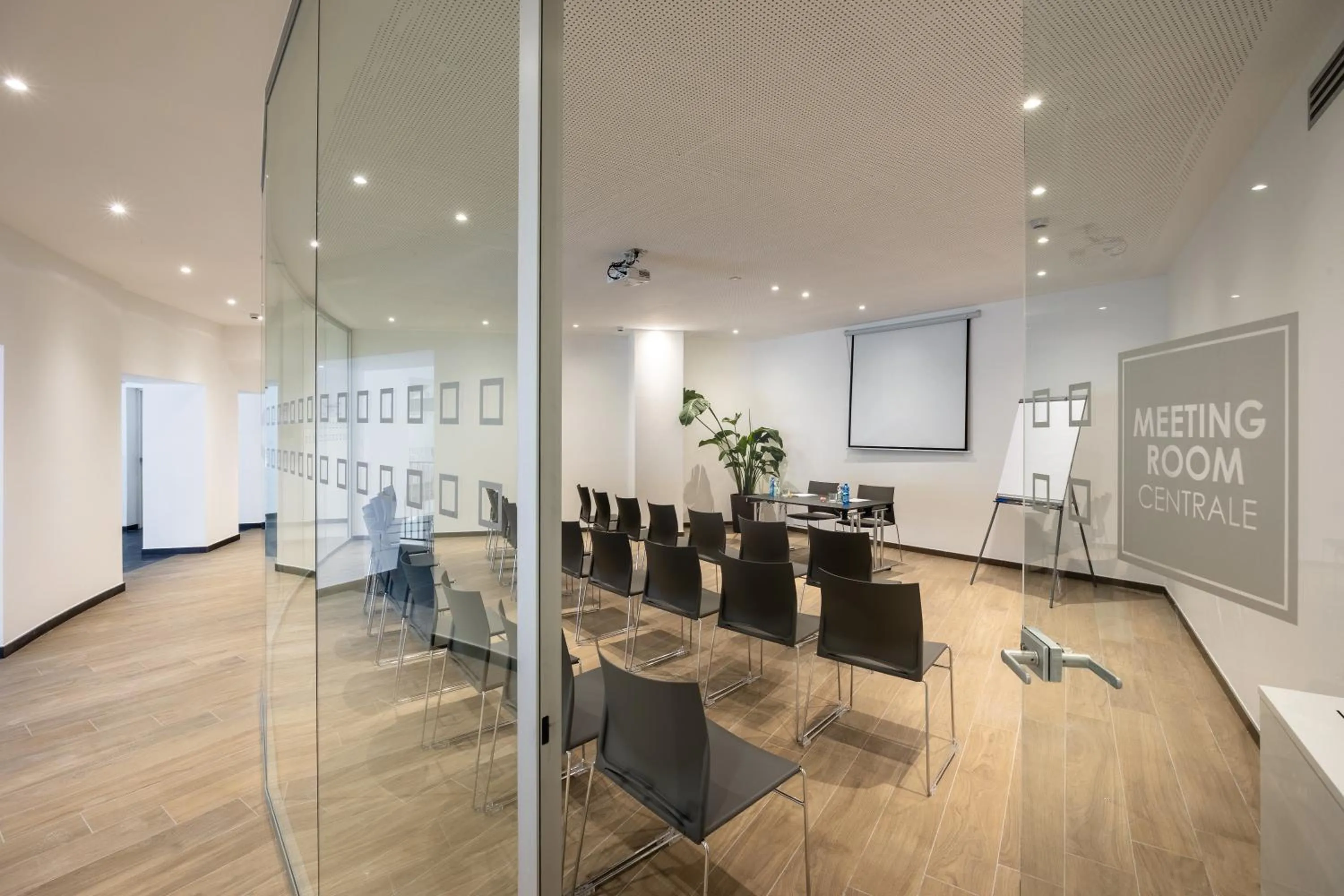 Meeting/conference room in IH Hotels Milano Centrale