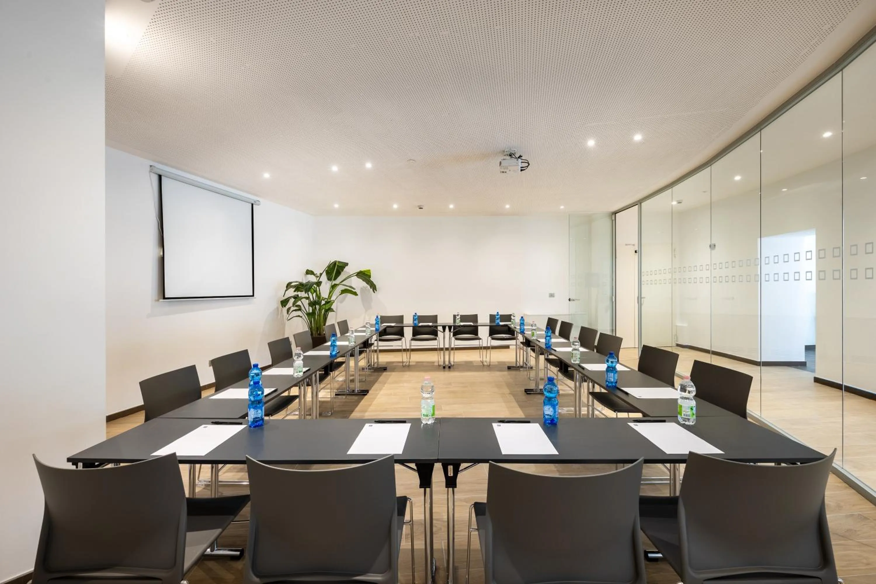 Meeting/conference room in IH Hotels Milano Centrale