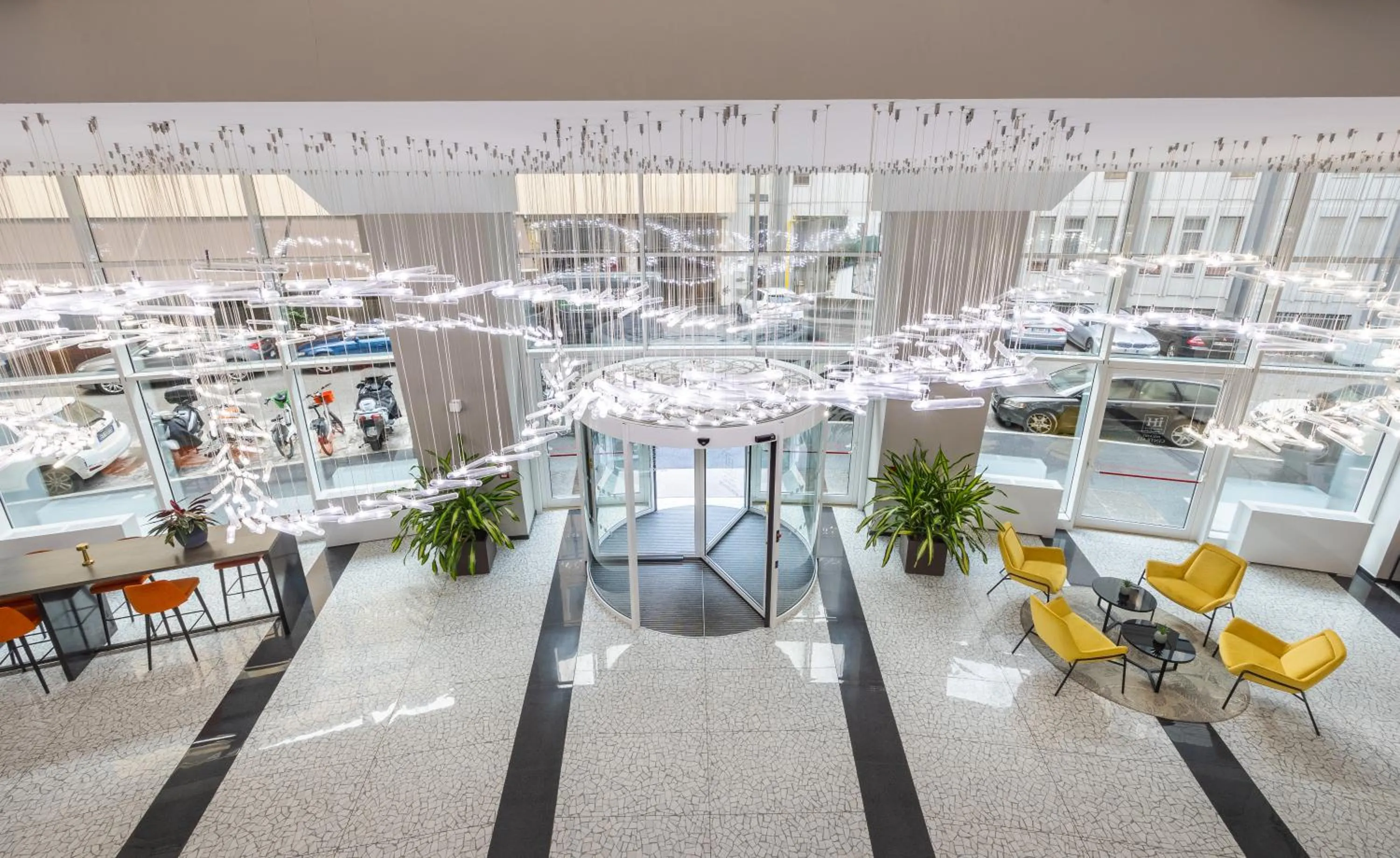 Lobby or reception in IH Hotels Milano Centrale